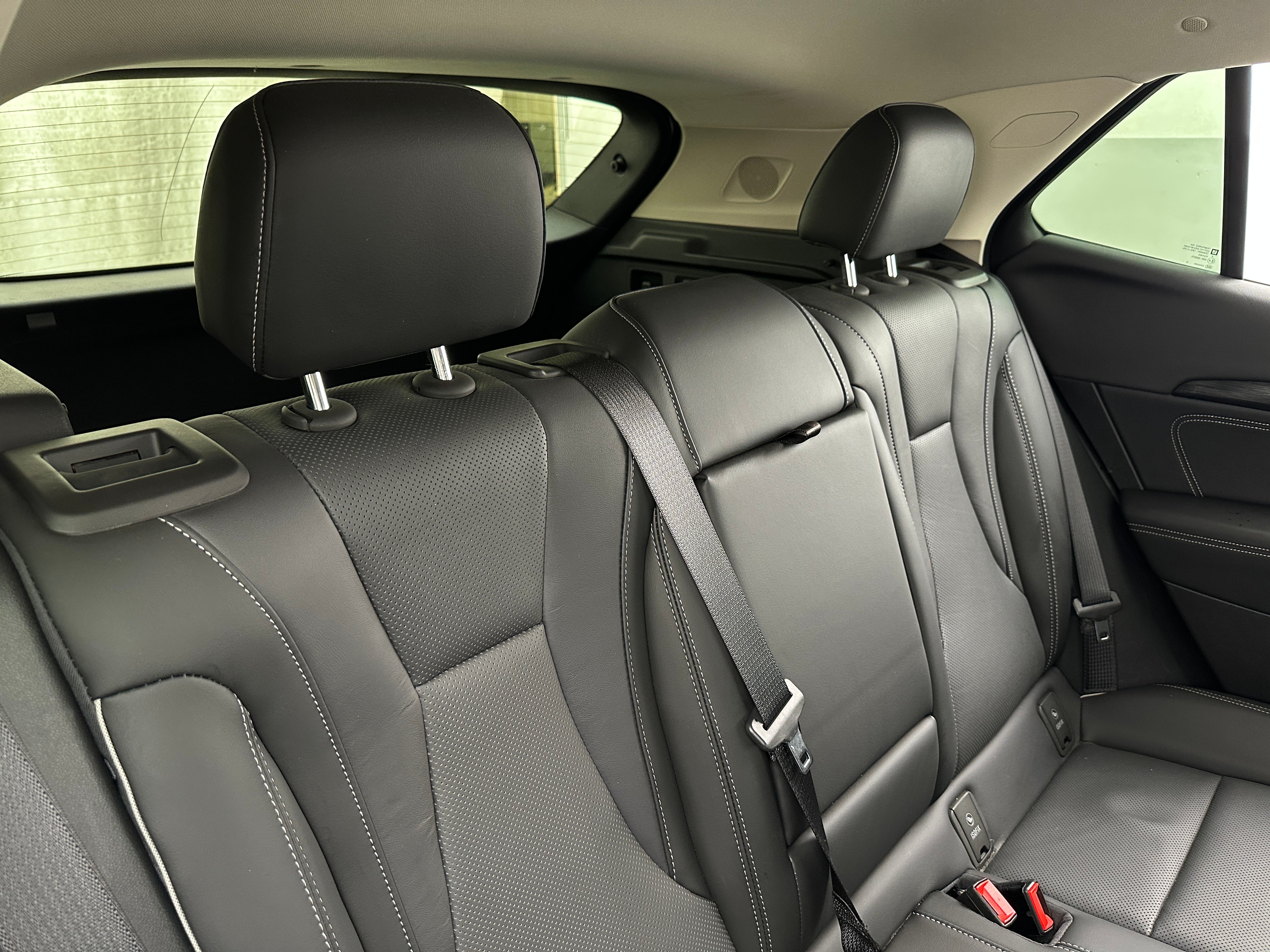 2022 Buick Envision Essence 5