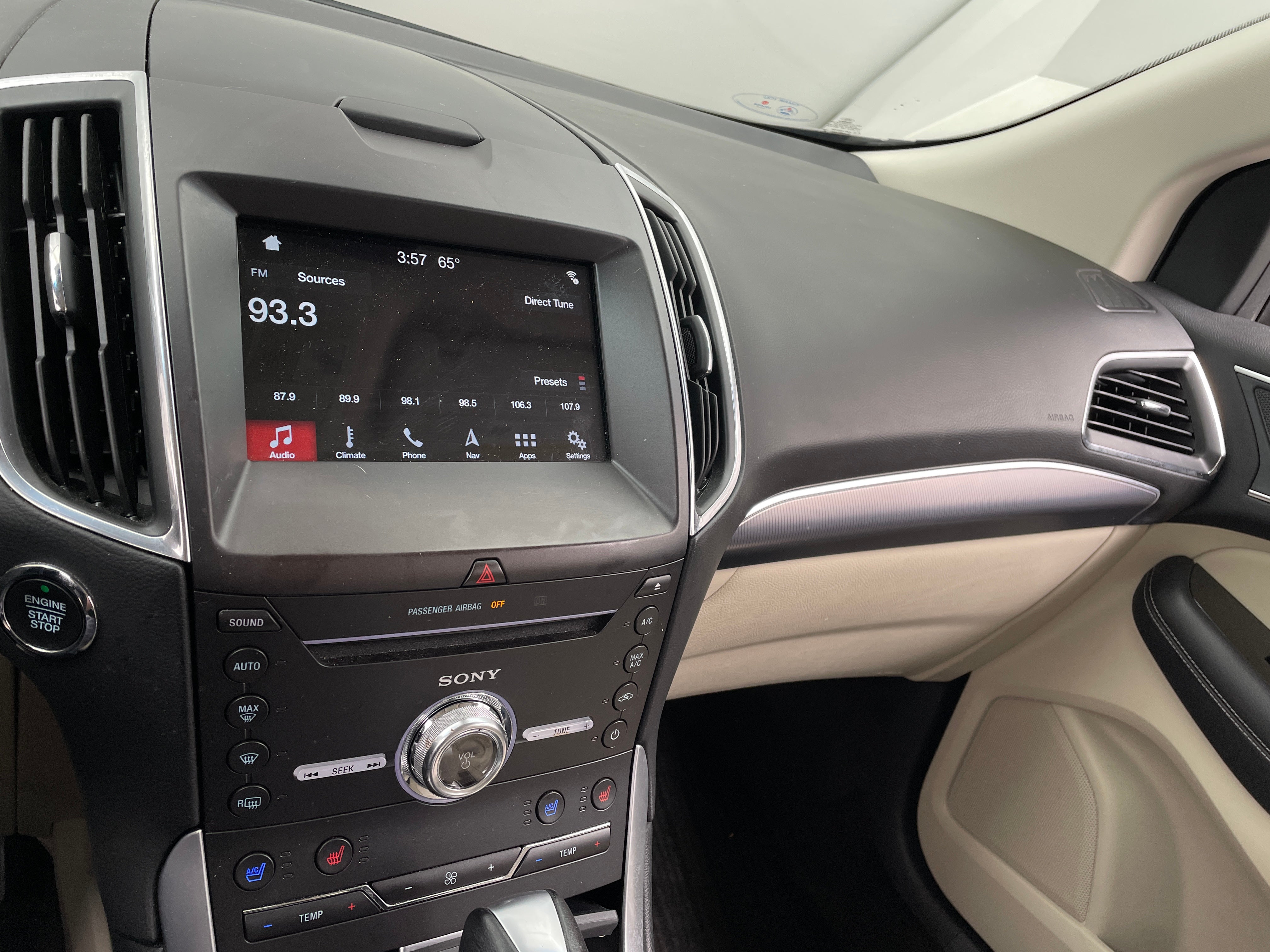 2018 Ford Edge Titanium 3