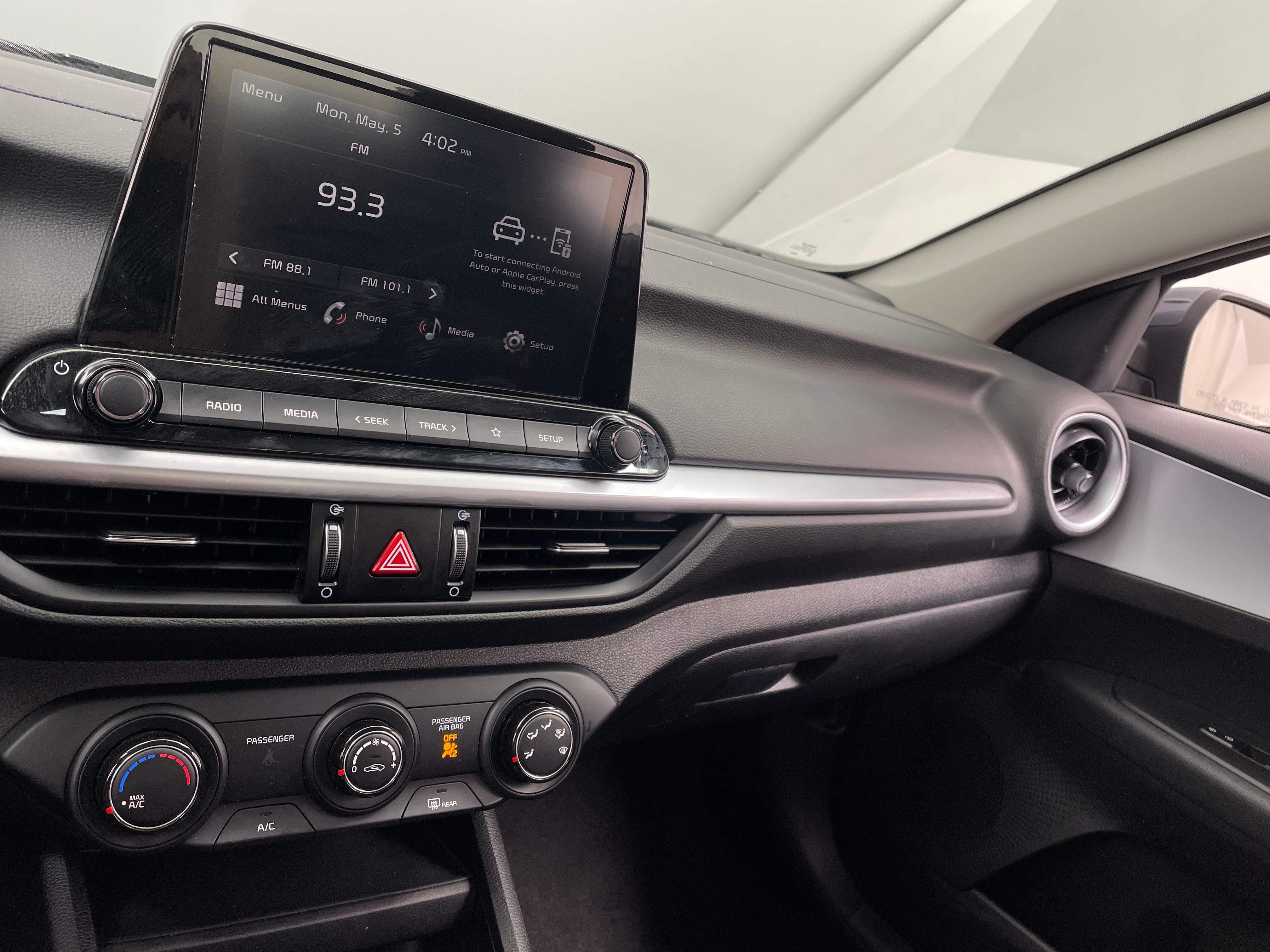 2024 Kia Forte LXS 4