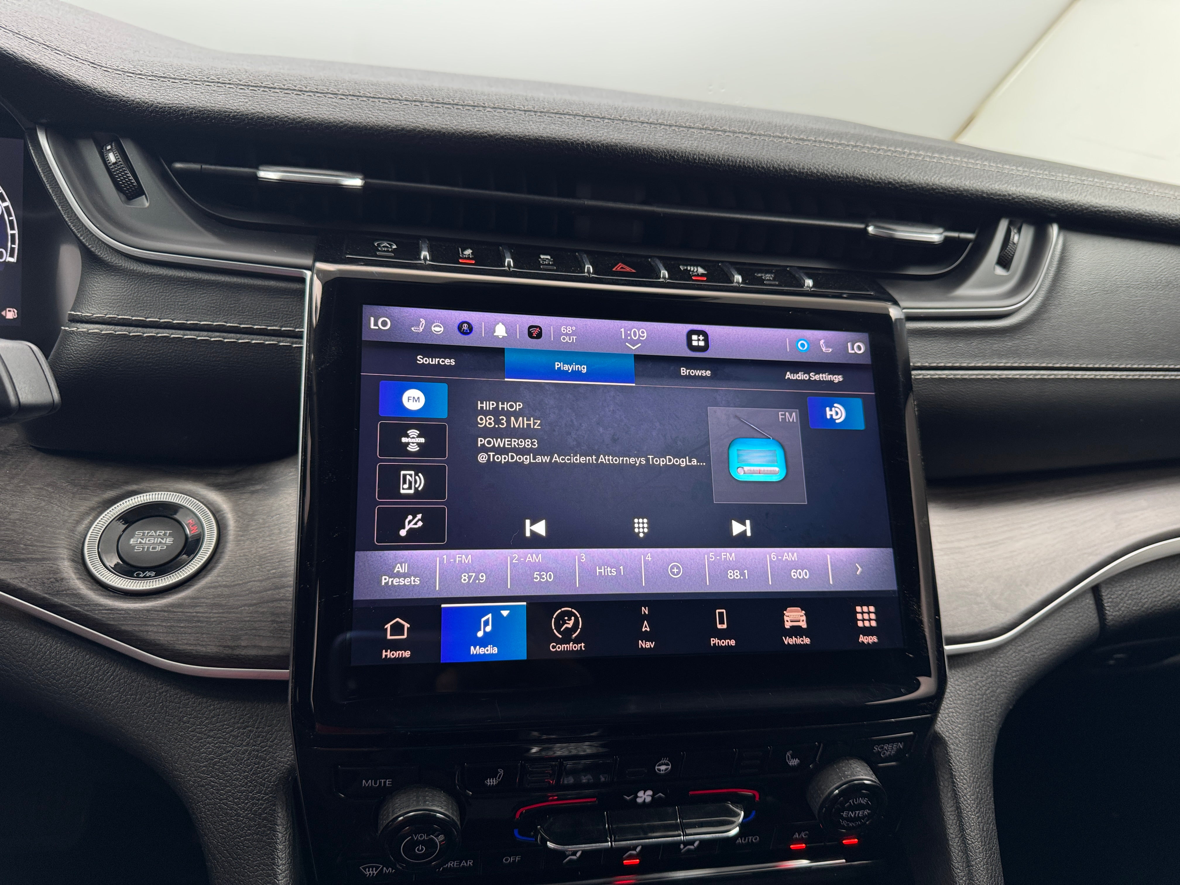 2021 Jeep Grand Cherokee L Limited Edition 3