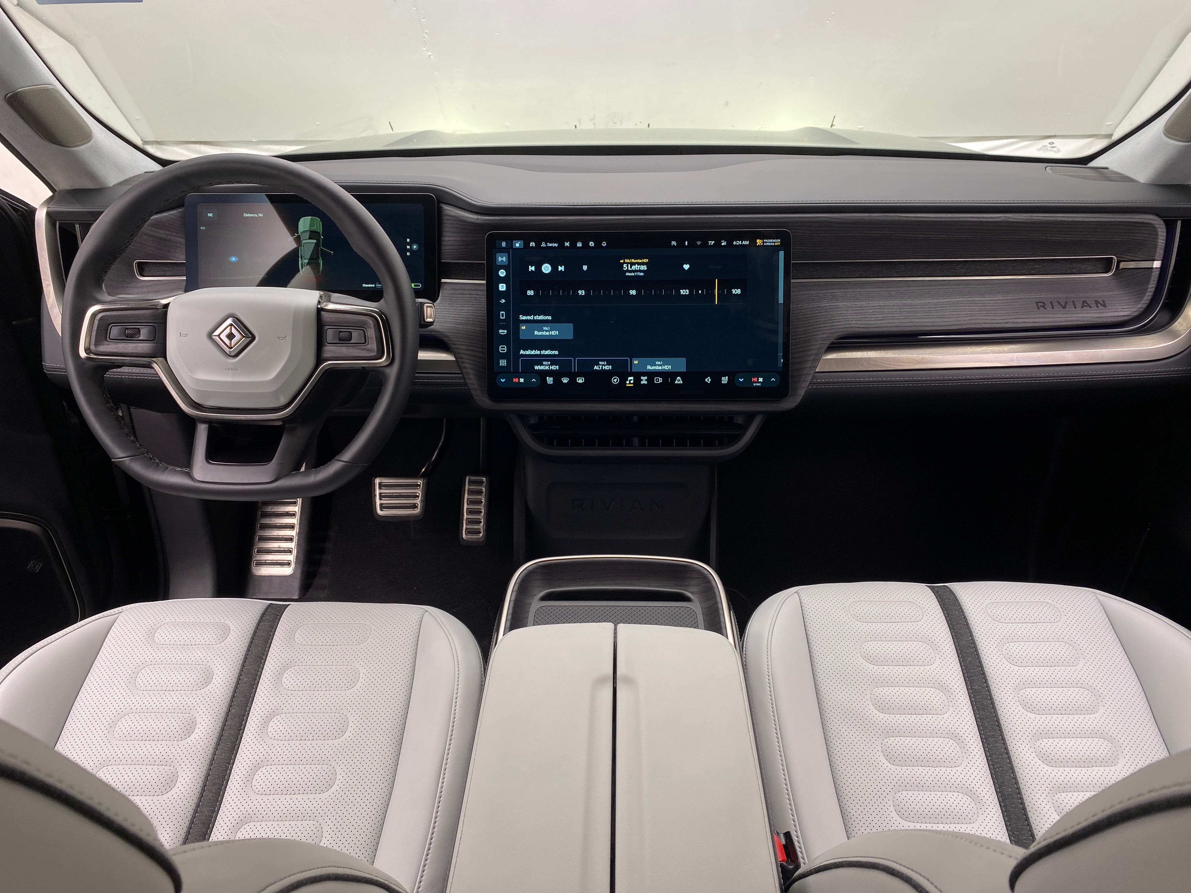 2023 Rivian R1S Adventure 2