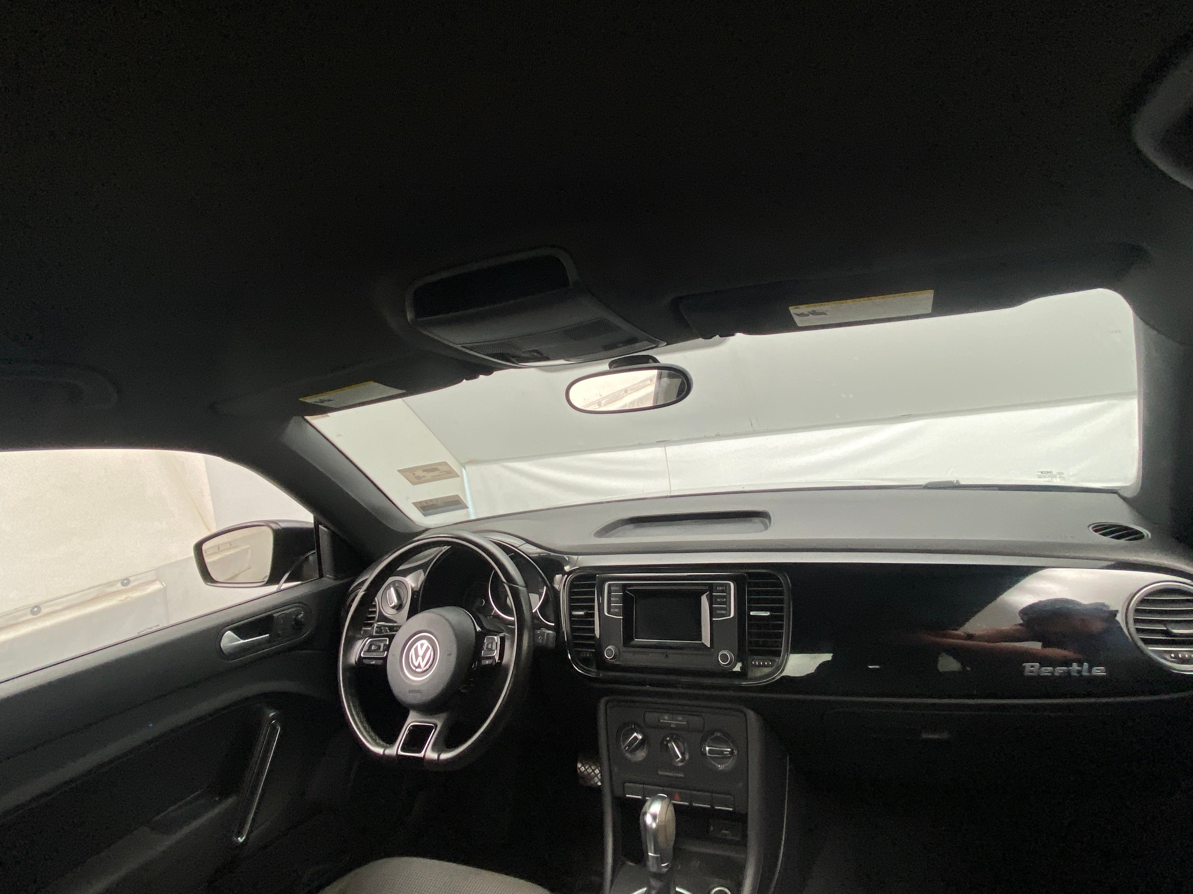 2018 Volkswagen Beetle S 3
