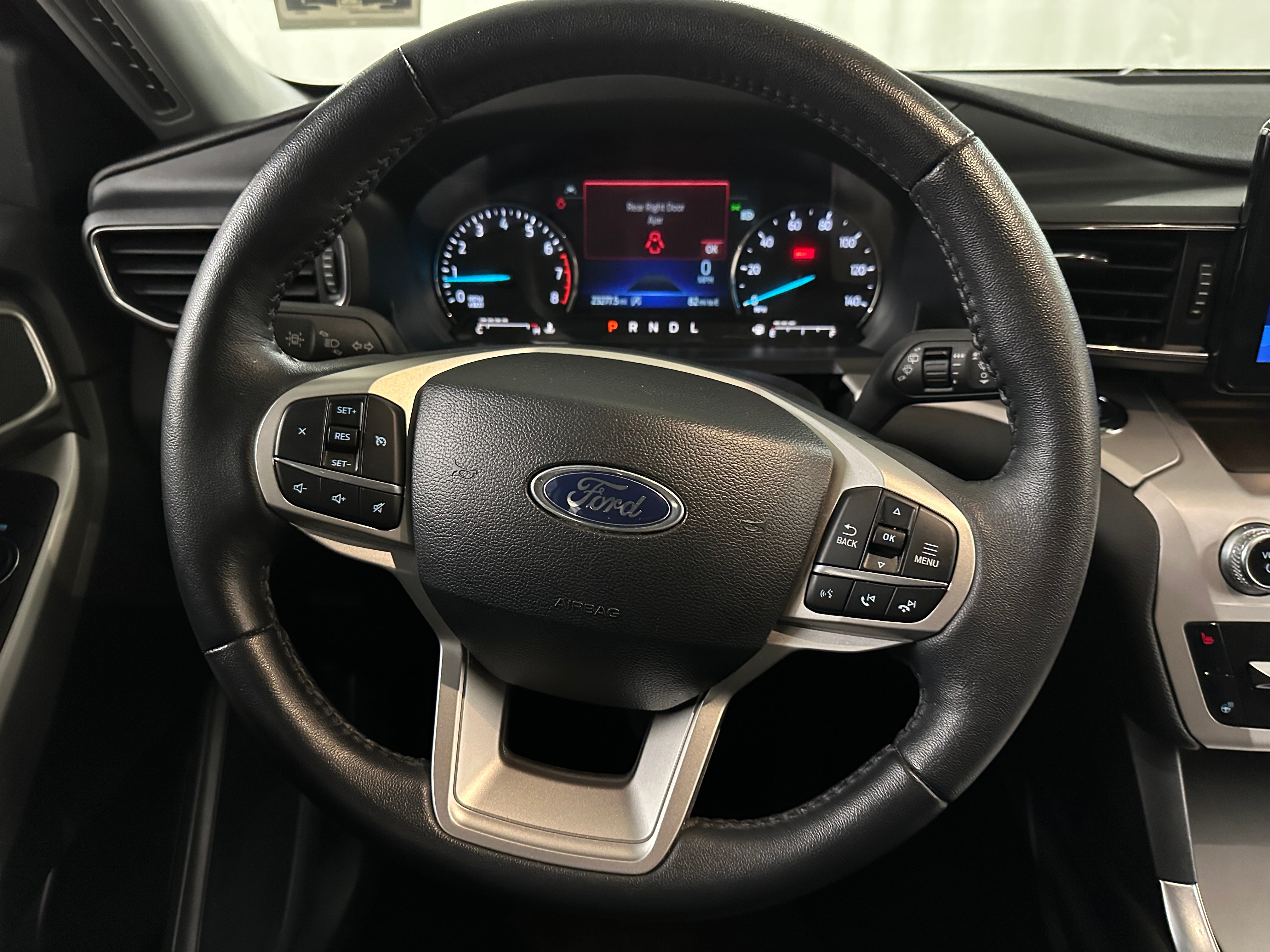 2024 Ford Explorer XLT 4