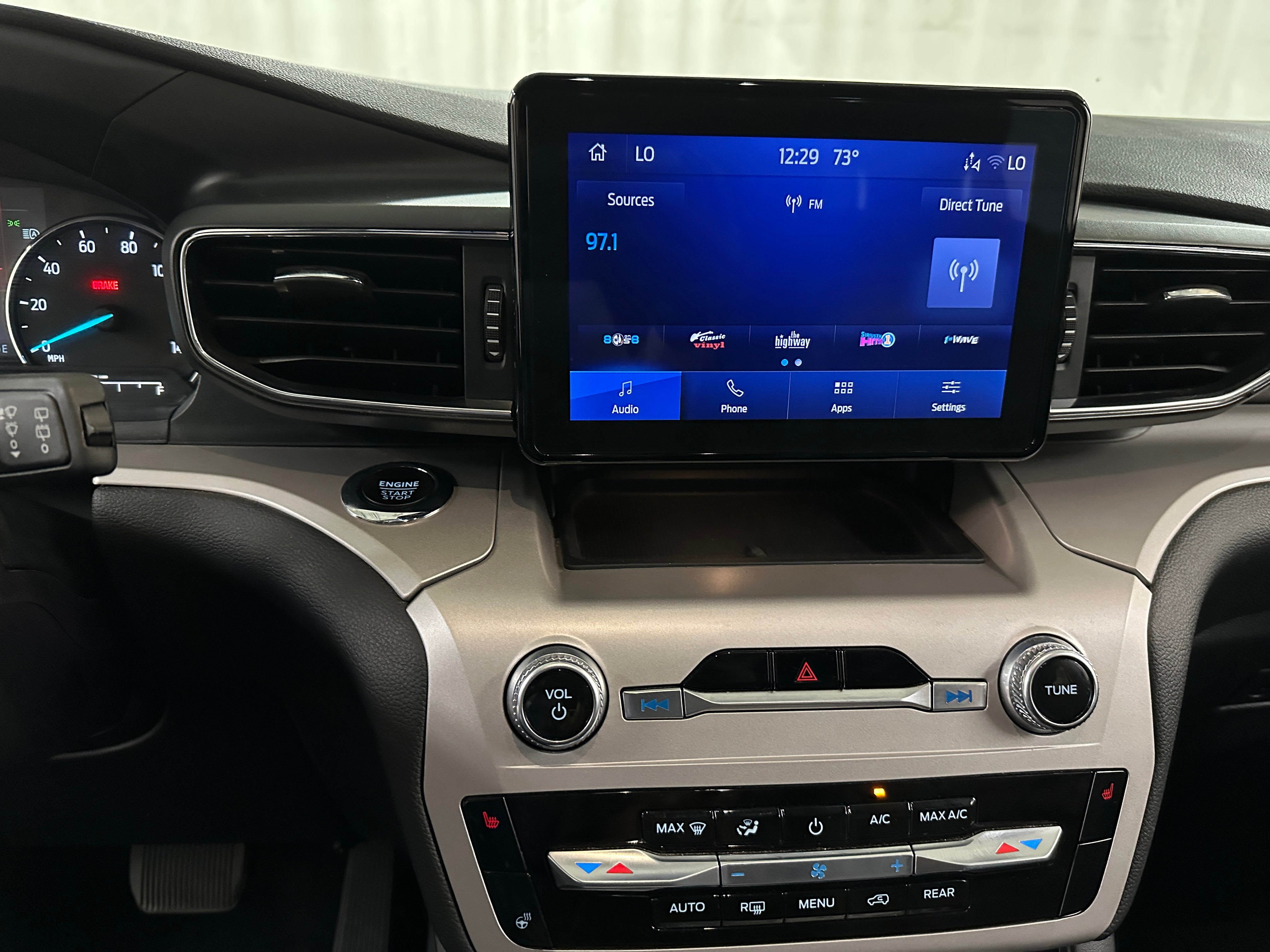 2024 Ford Explorer XLT 3