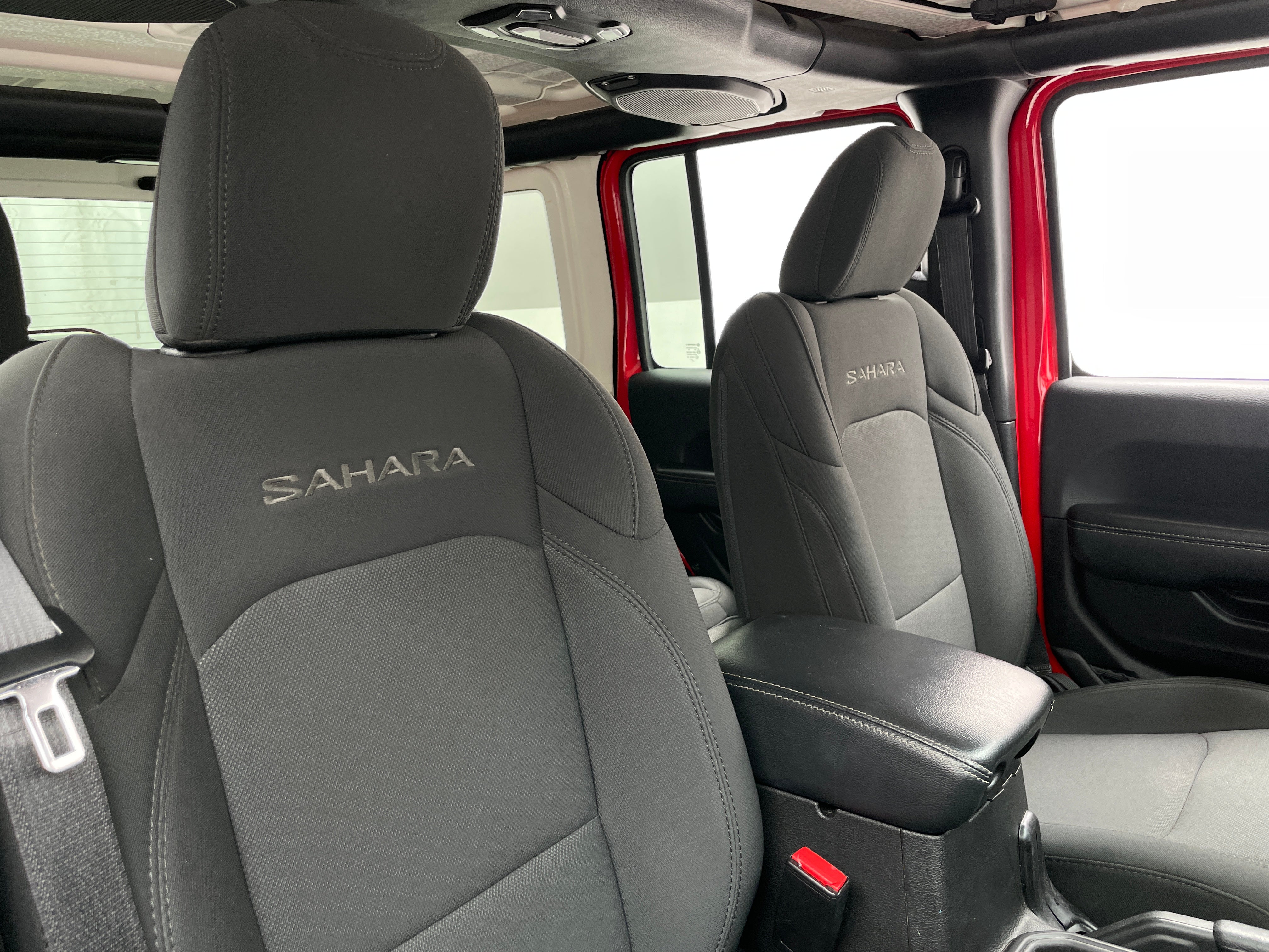 2023 Jeep Wrangler Unlimited Sahara 2