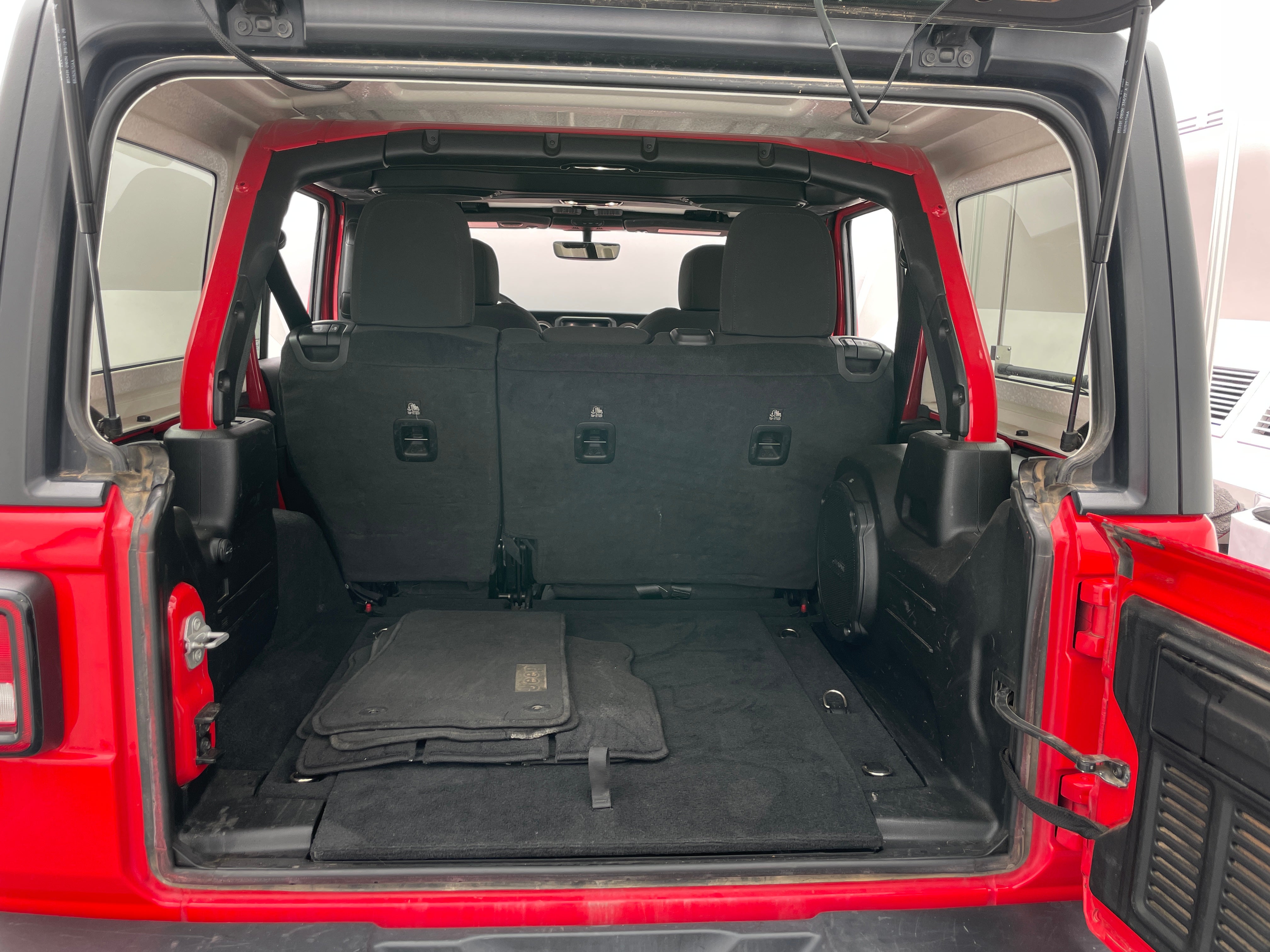 2023 Jeep Wrangler Unlimited Sahara 7