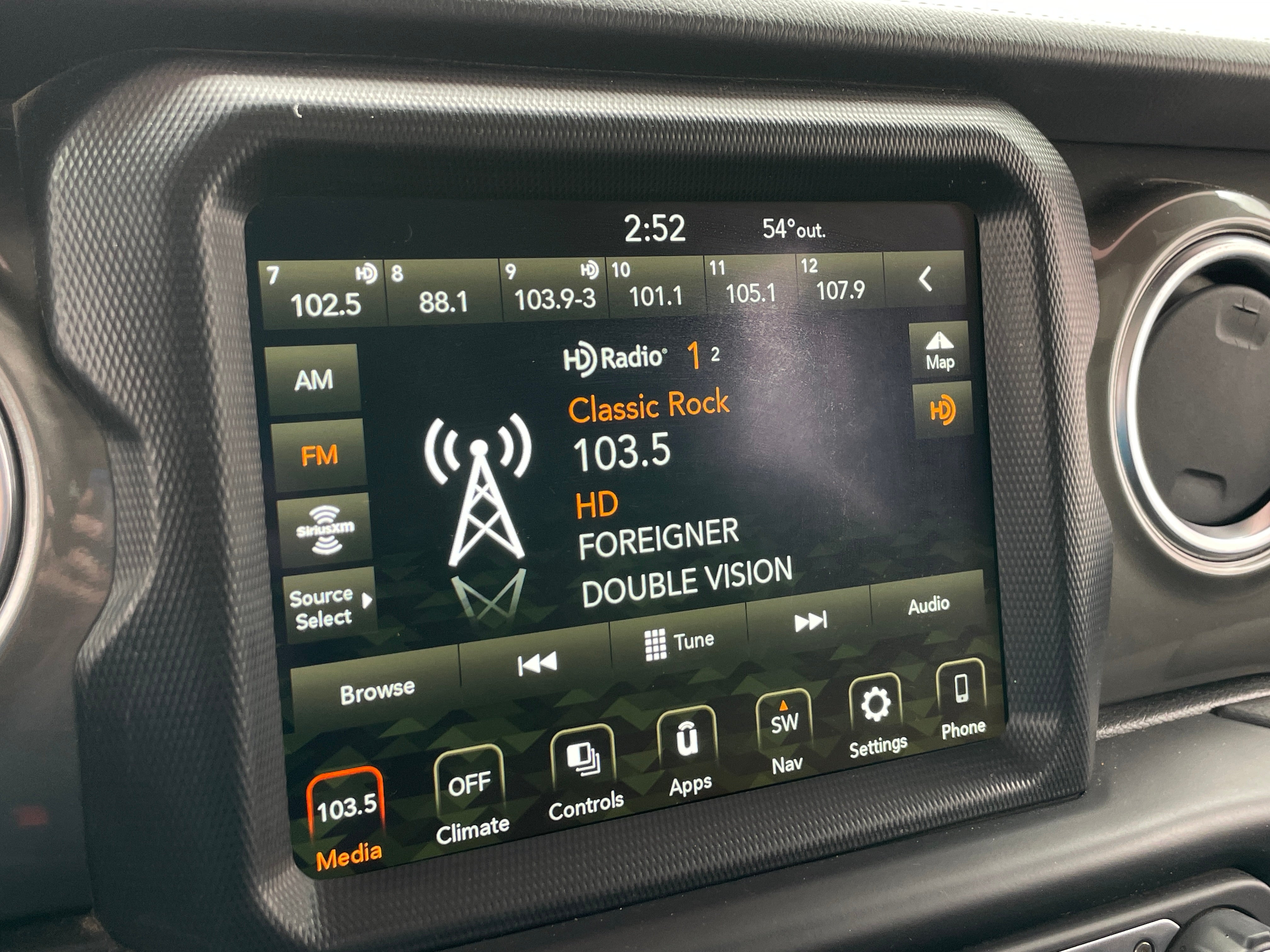 2023 Jeep Wrangler Unlimited Sahara 4