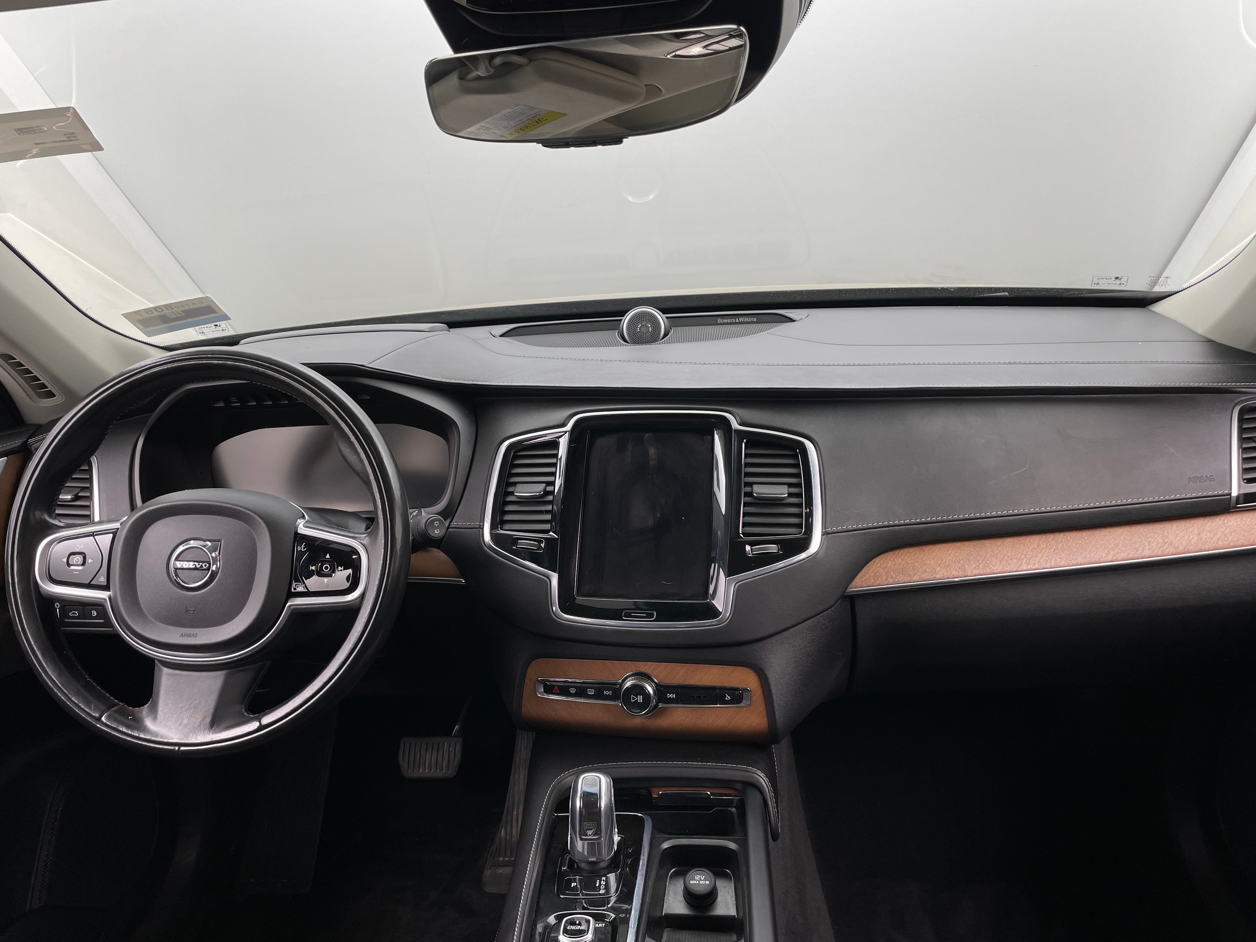 2017 Volvo XC90 T8 Inscription 2