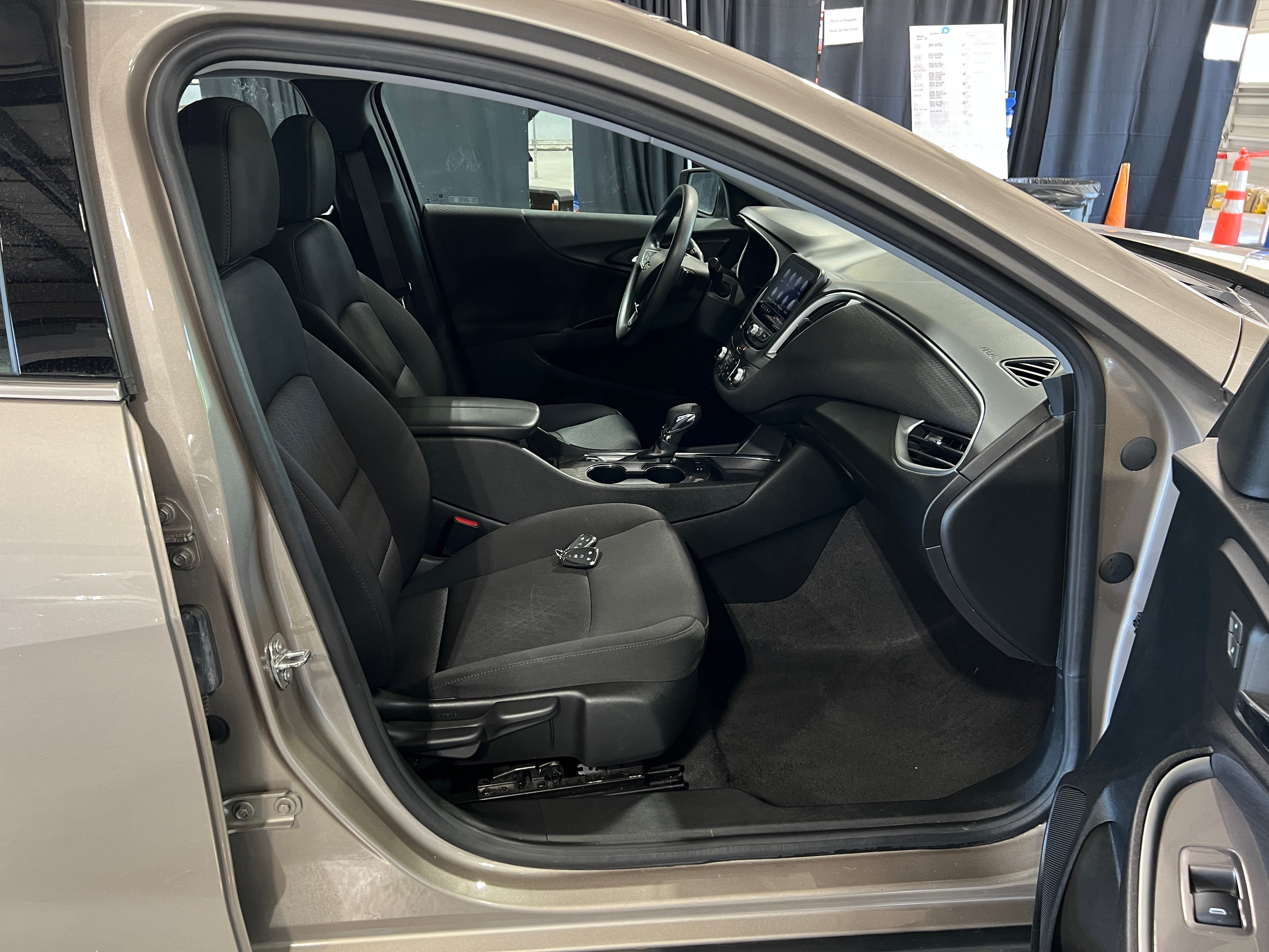 2023 Chevrolet Malibu LT 2