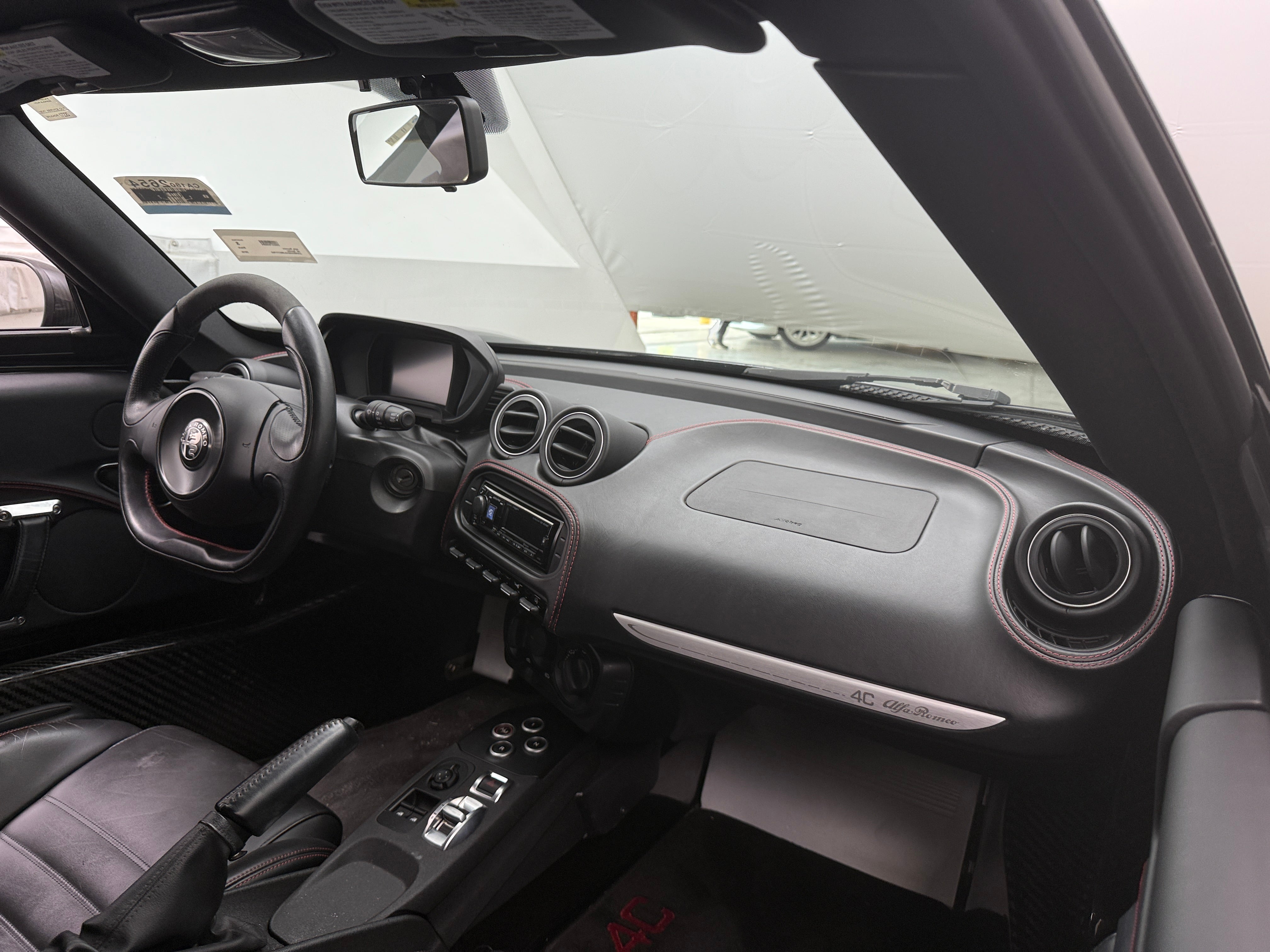 2018 Alfa Romeo 4C Base 2