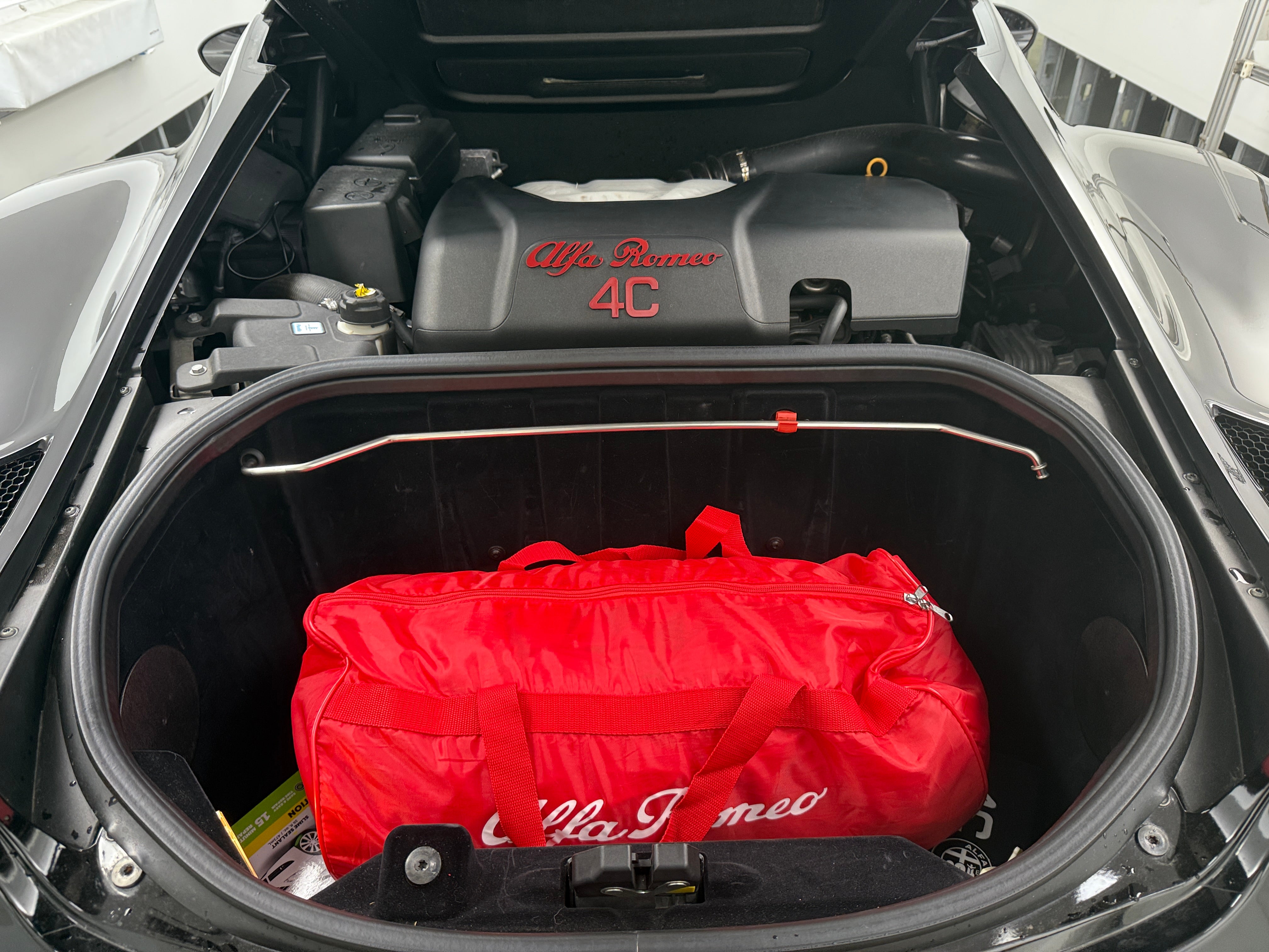 2018 Alfa Romeo 4C Base 5