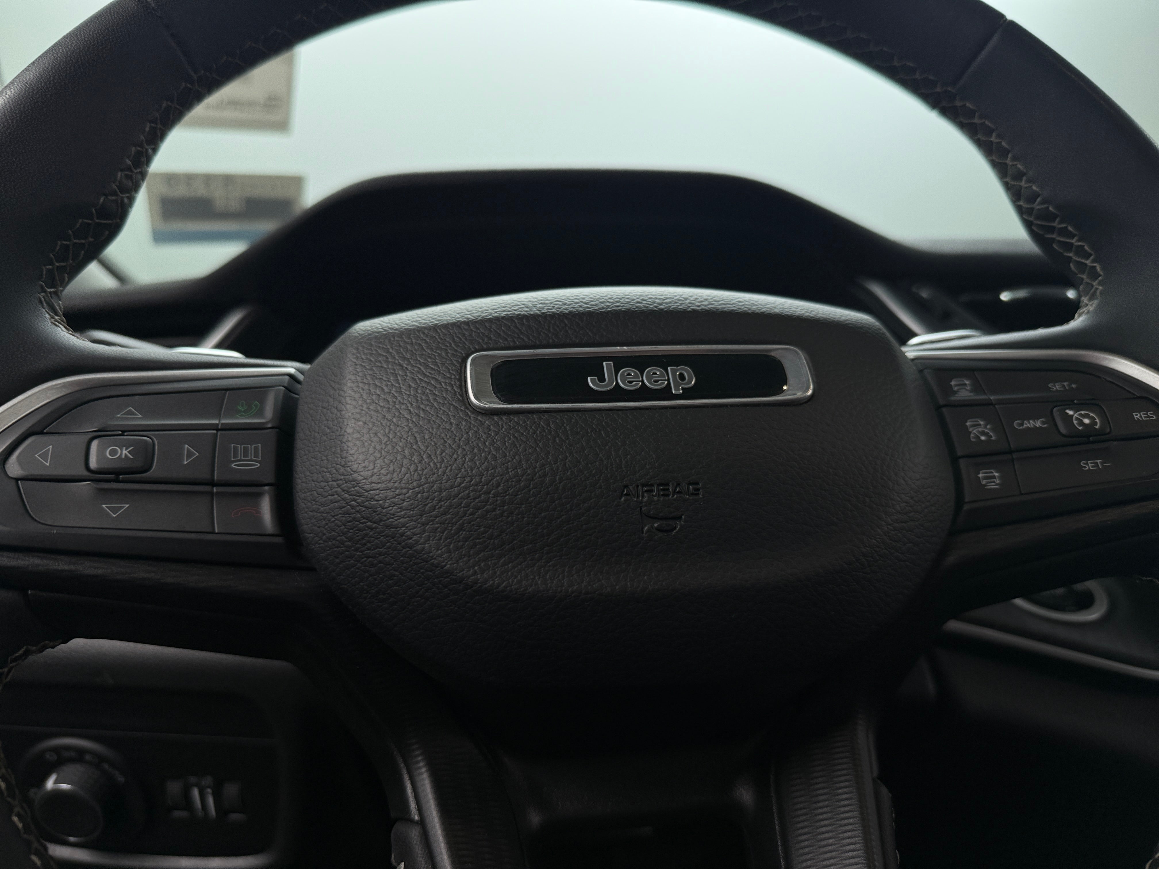 2023 Jeep Grand Cherokee L Laredo 5