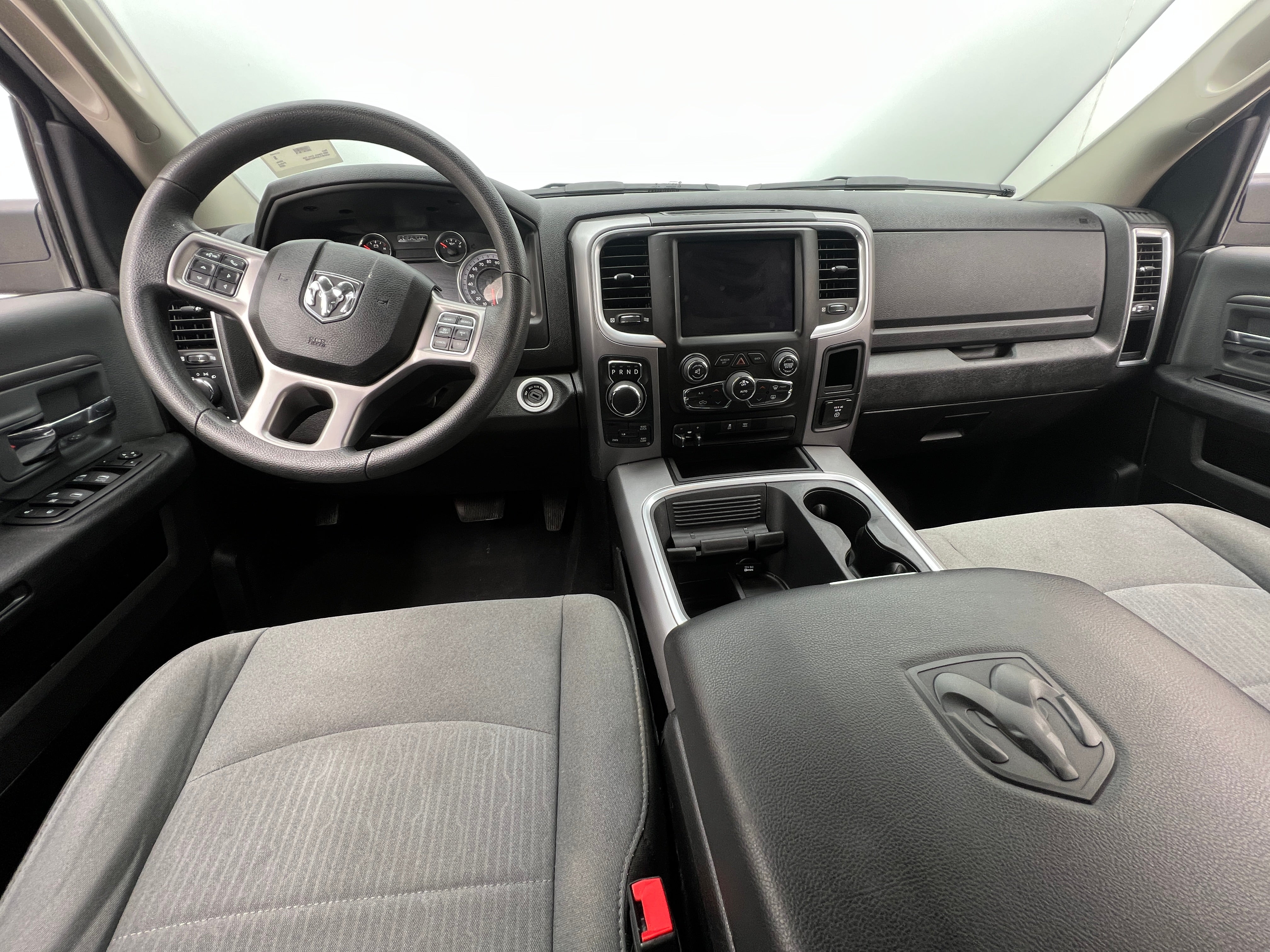 2023 RAM 1500 Classic SLT 3