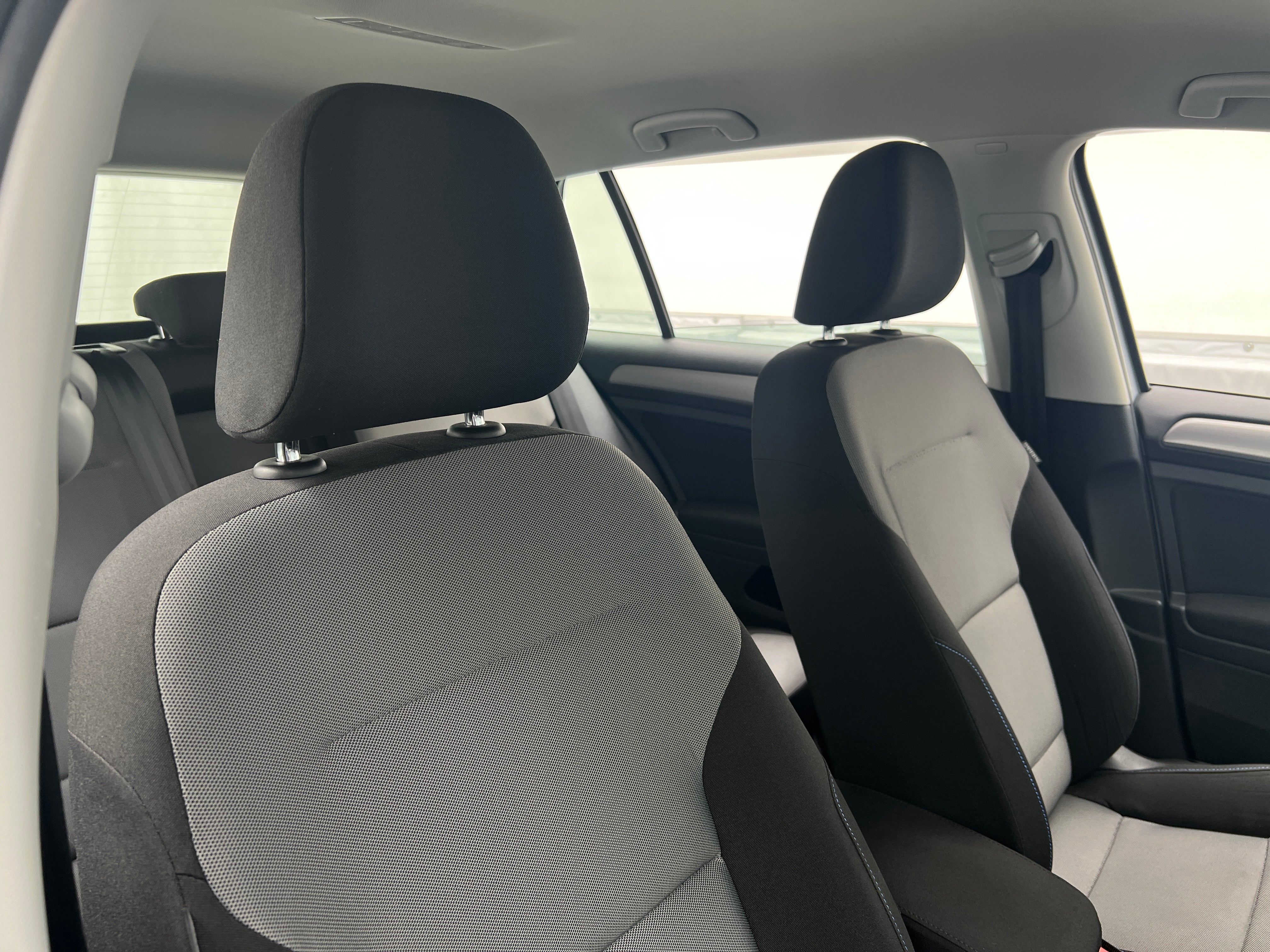 2016 Volkswagen e-Golf SE 2