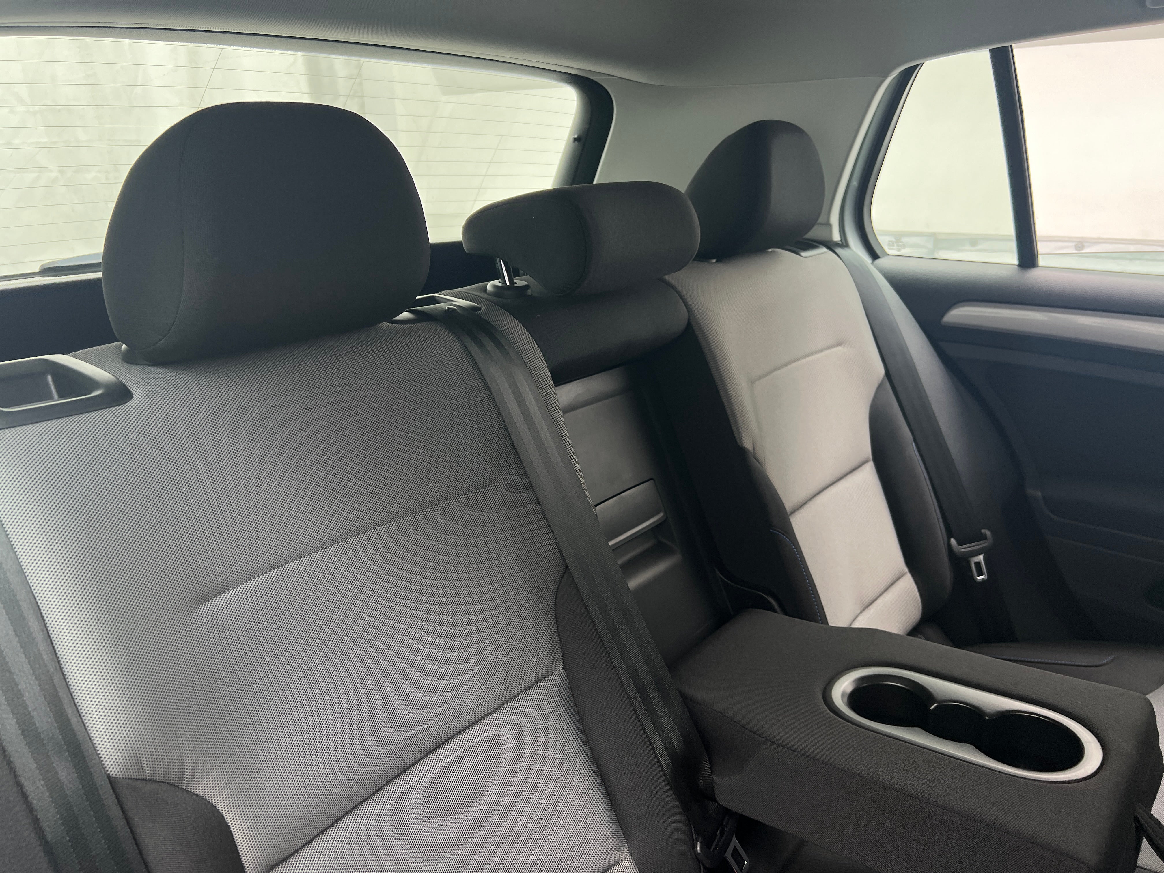 2016 Volkswagen e-Golf SE 6