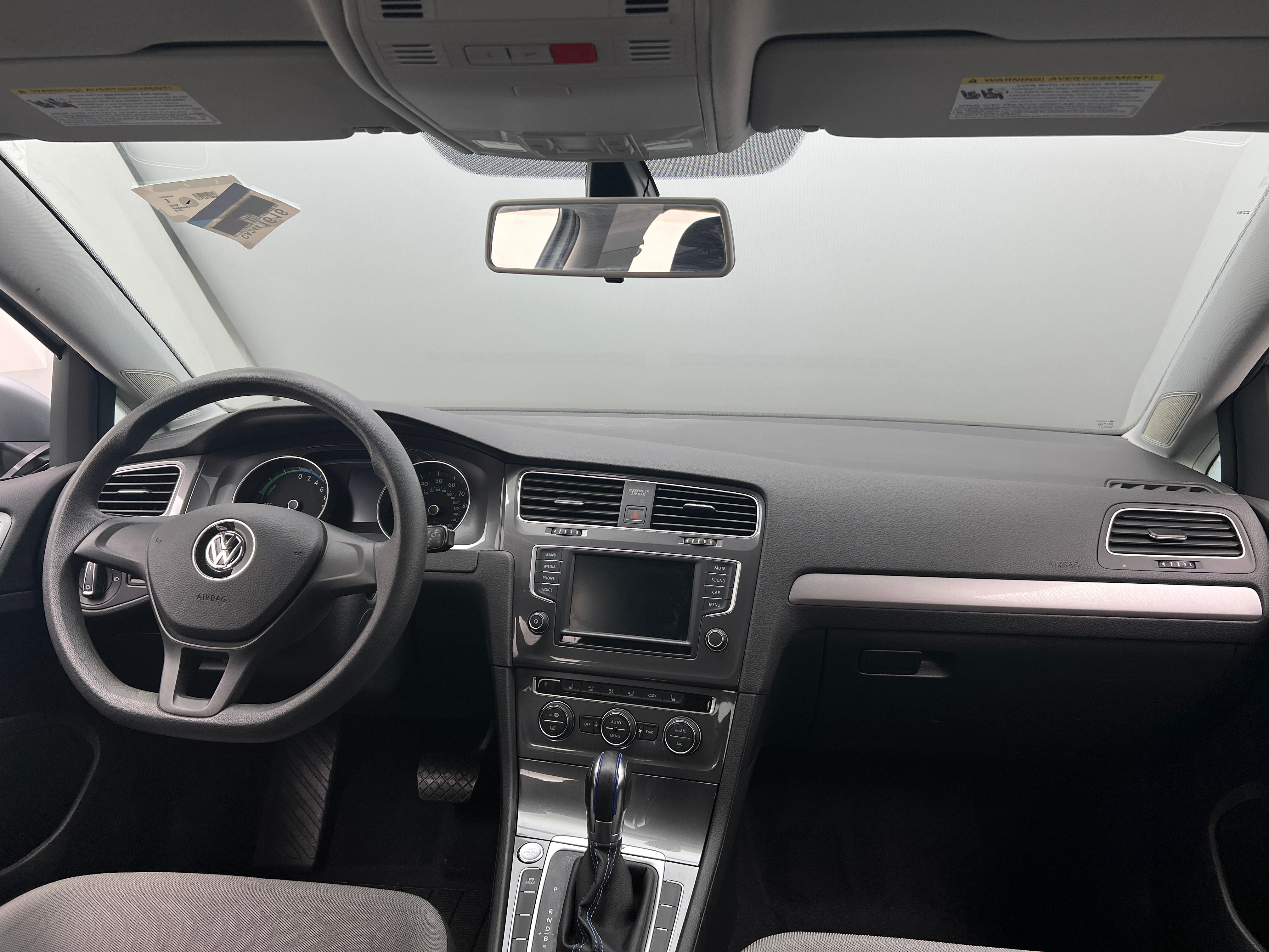 2016 Volkswagen e-Golf SE 3