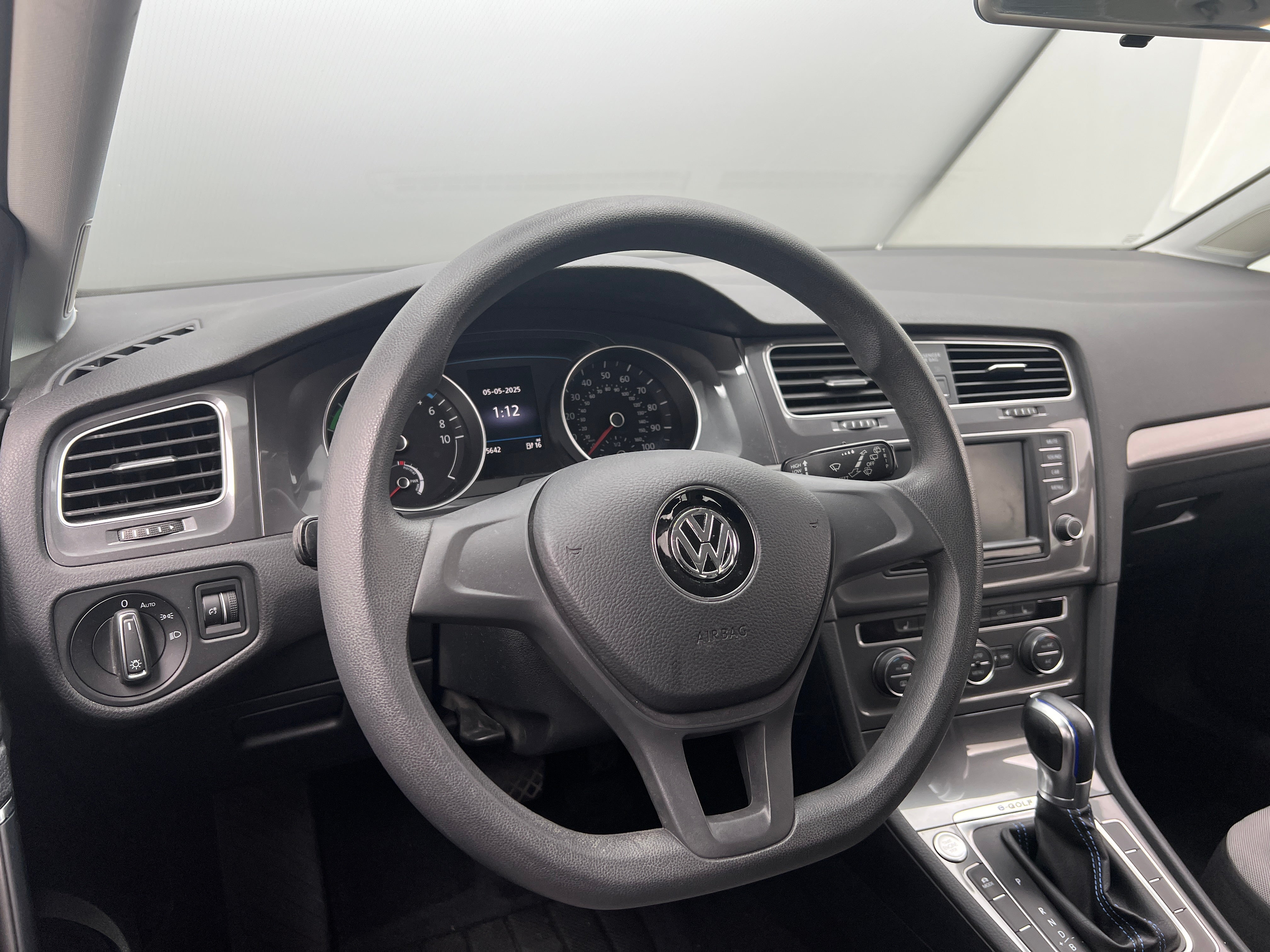 2016 Volkswagen e-Golf SE 5