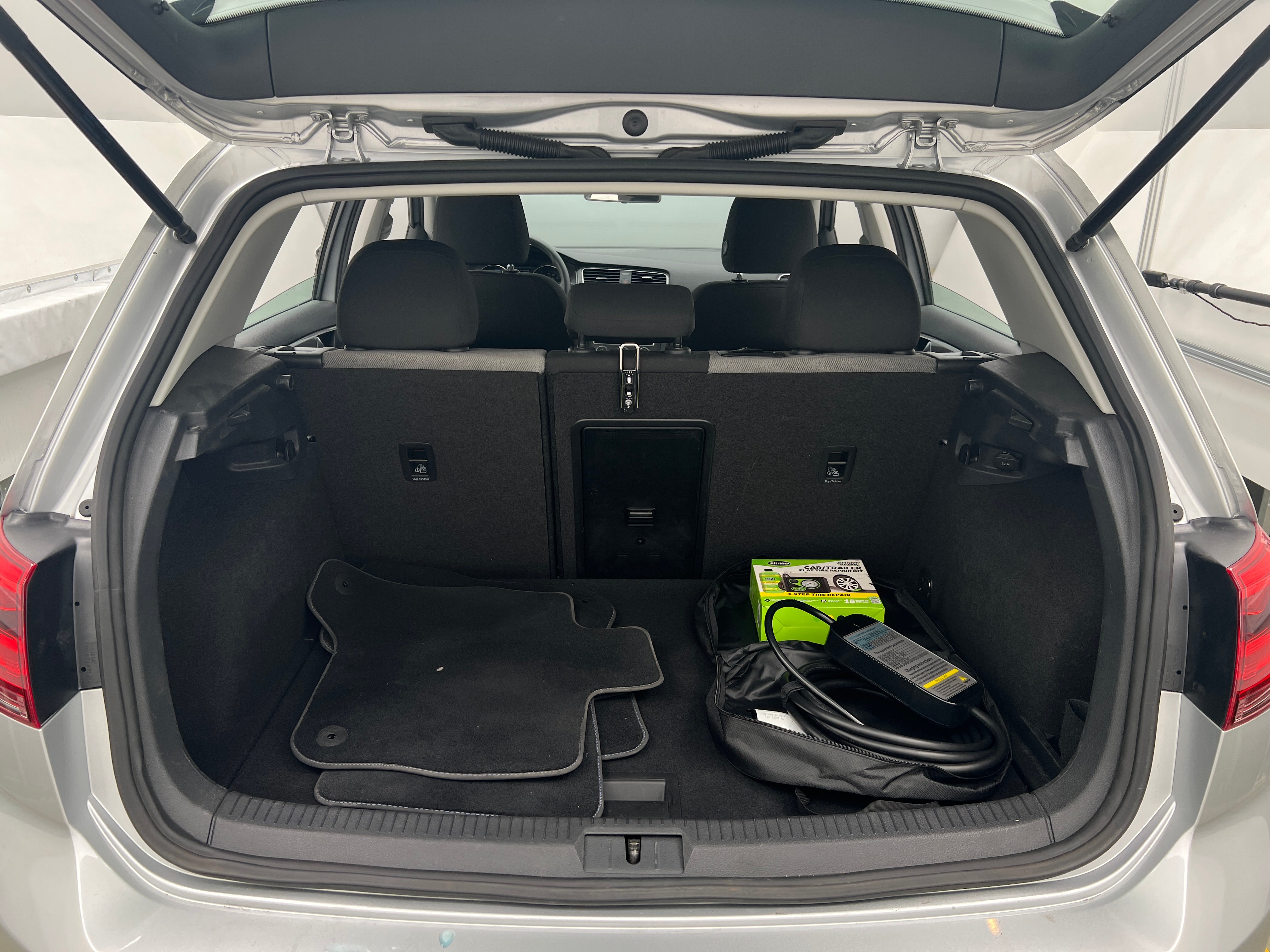 2016 Volkswagen e-Golf SE 7
