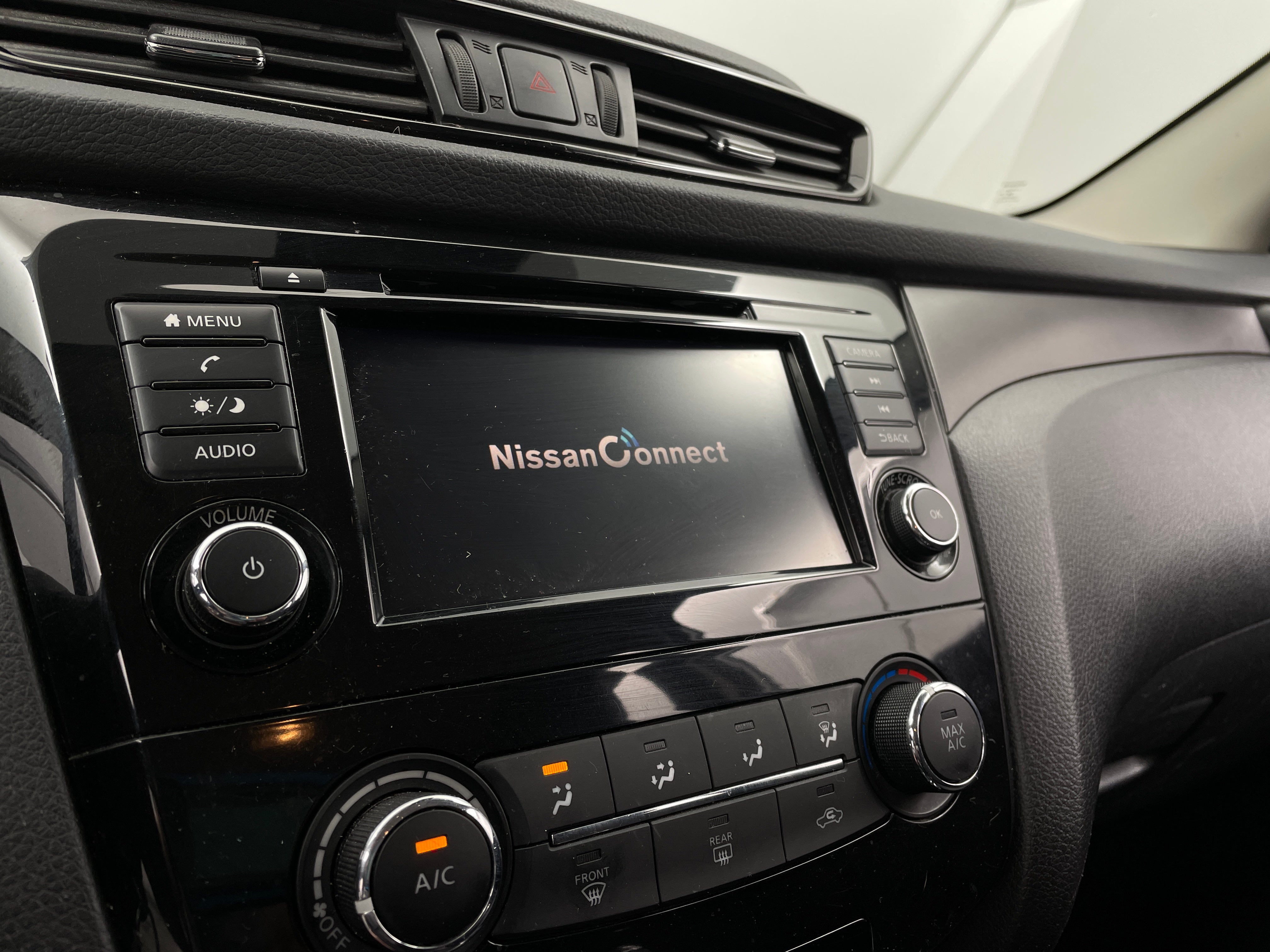 2020 Nissan Rogue Sport S 4