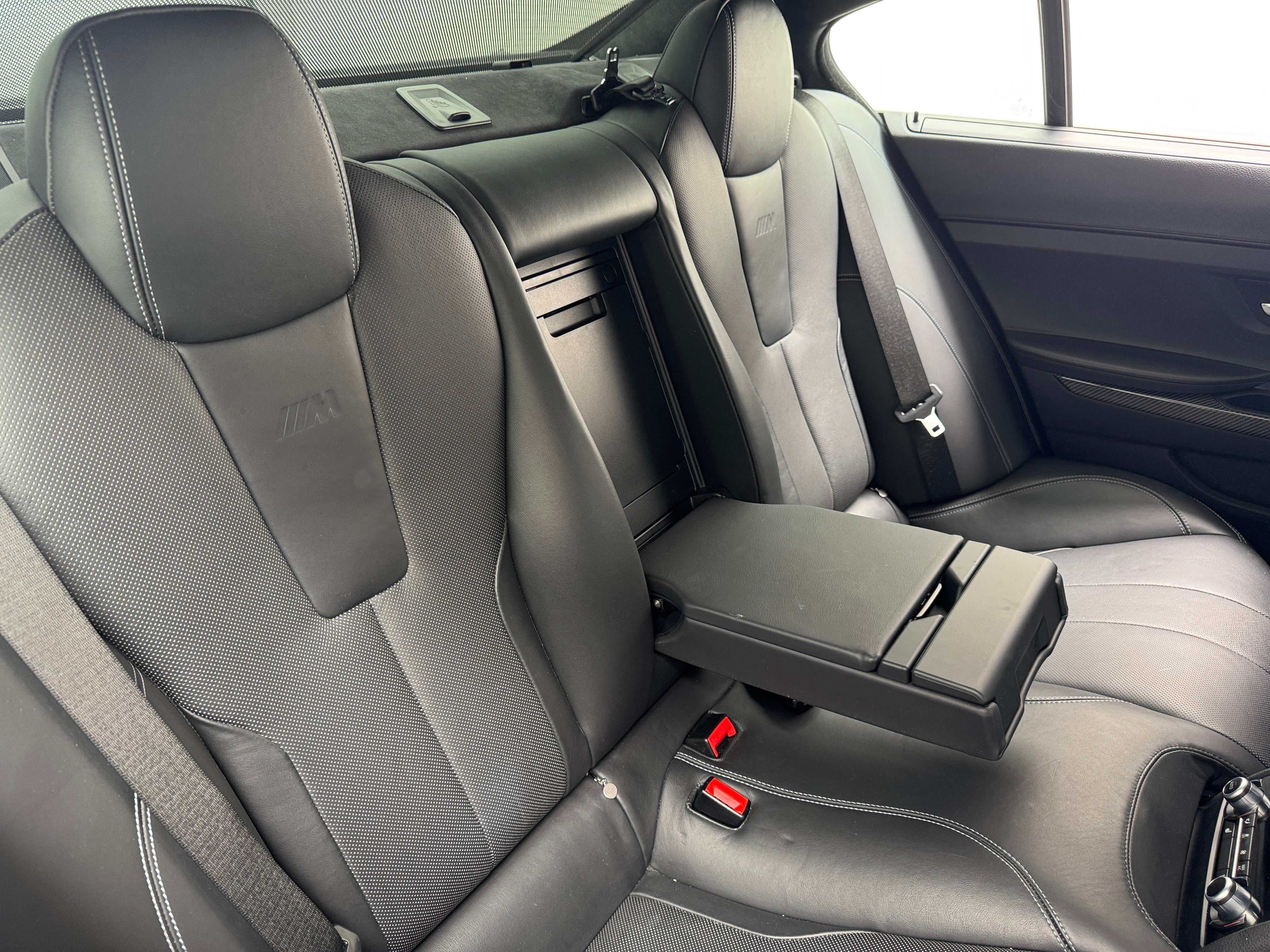 2015 BMW M6 Base 6