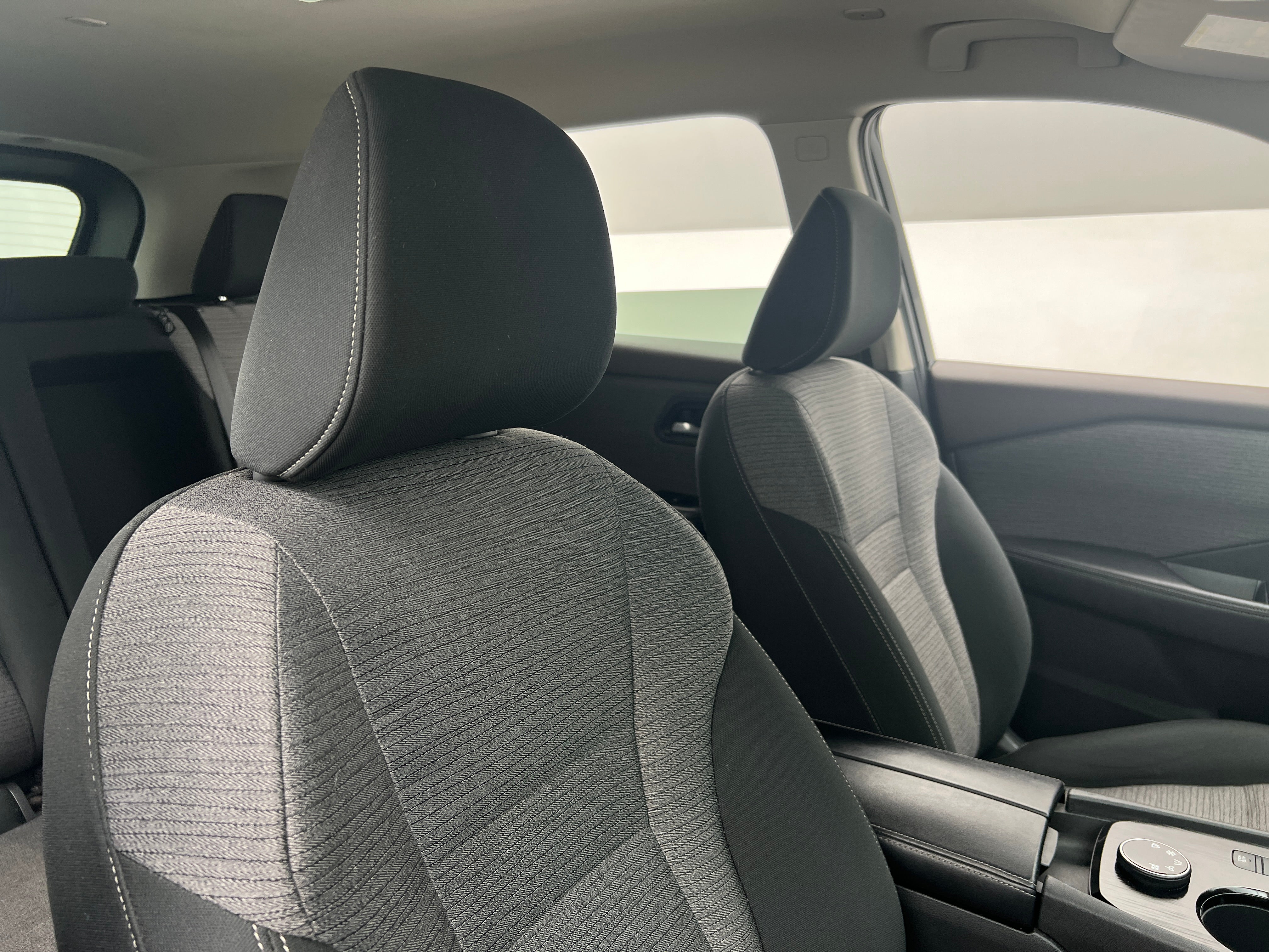 2023 Nissan Rogue SV 2