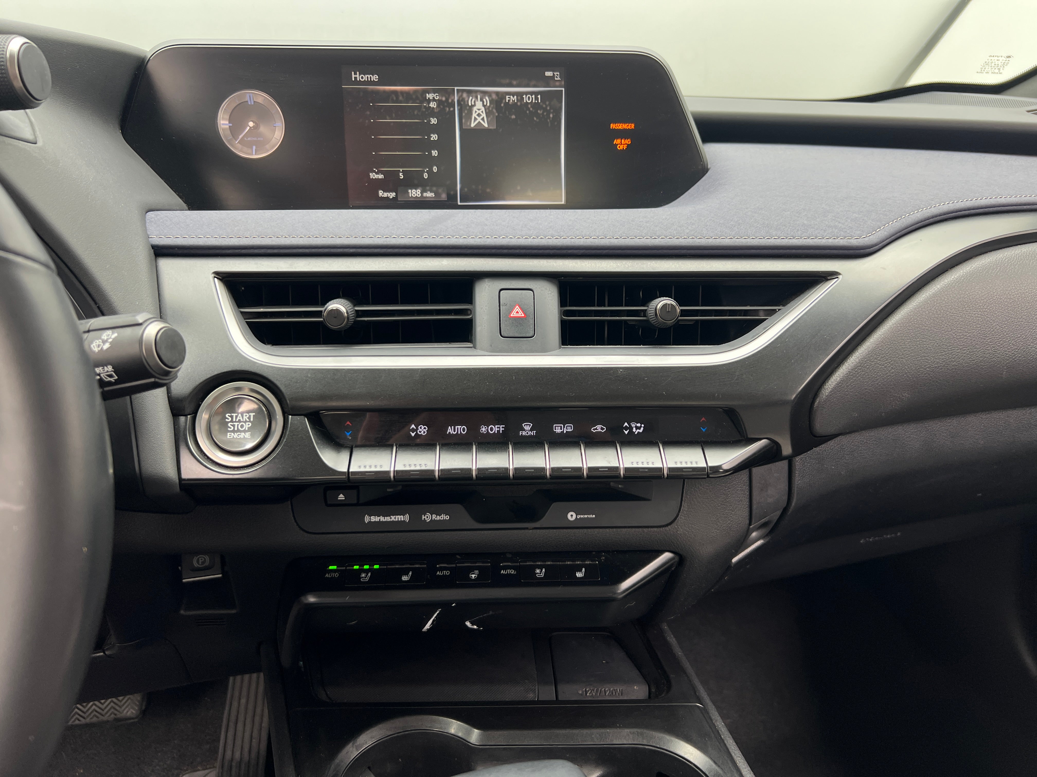 2019 Lexus UX 200 3