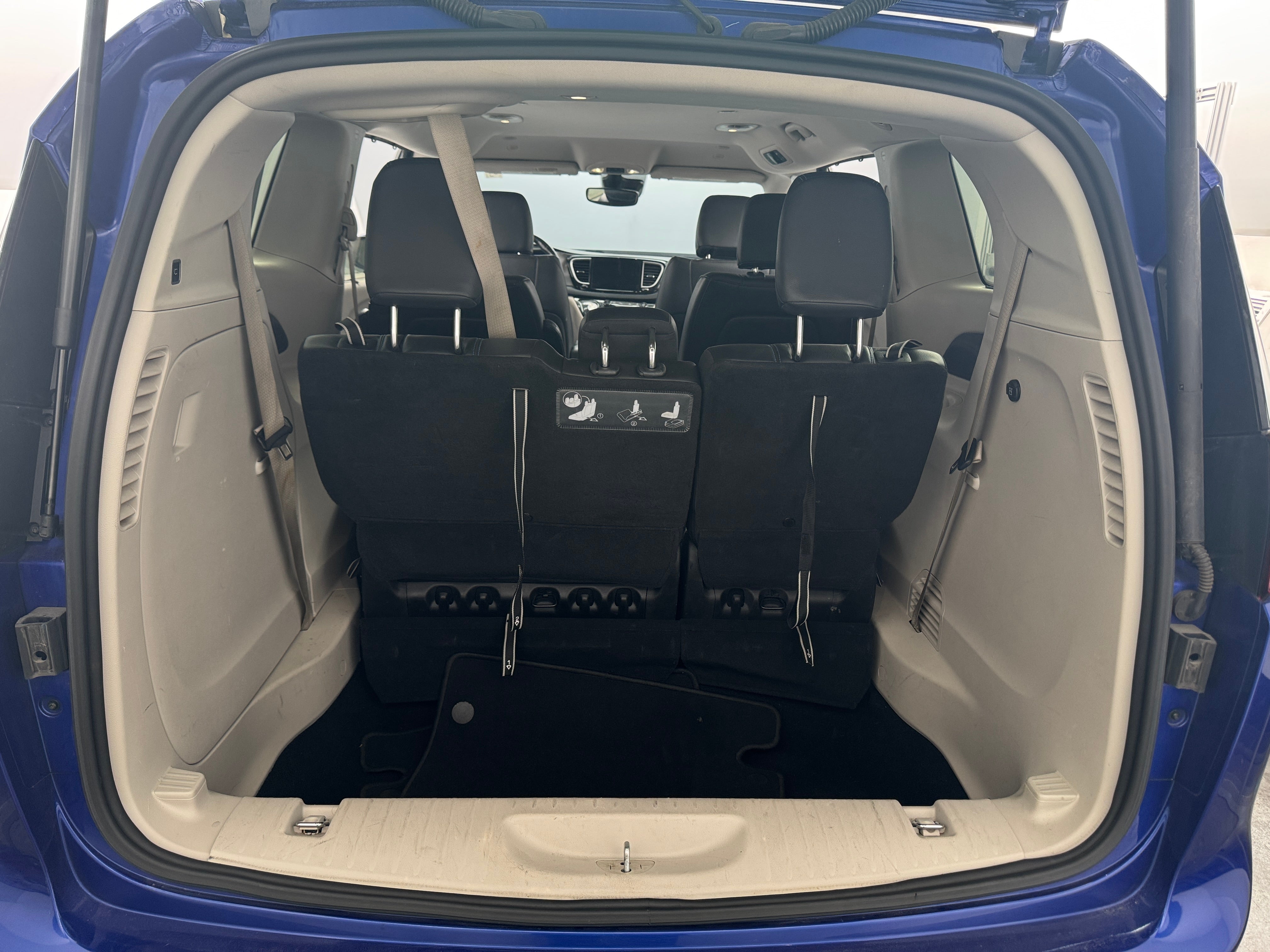 2021 Chrysler Pacifica Touring L 6