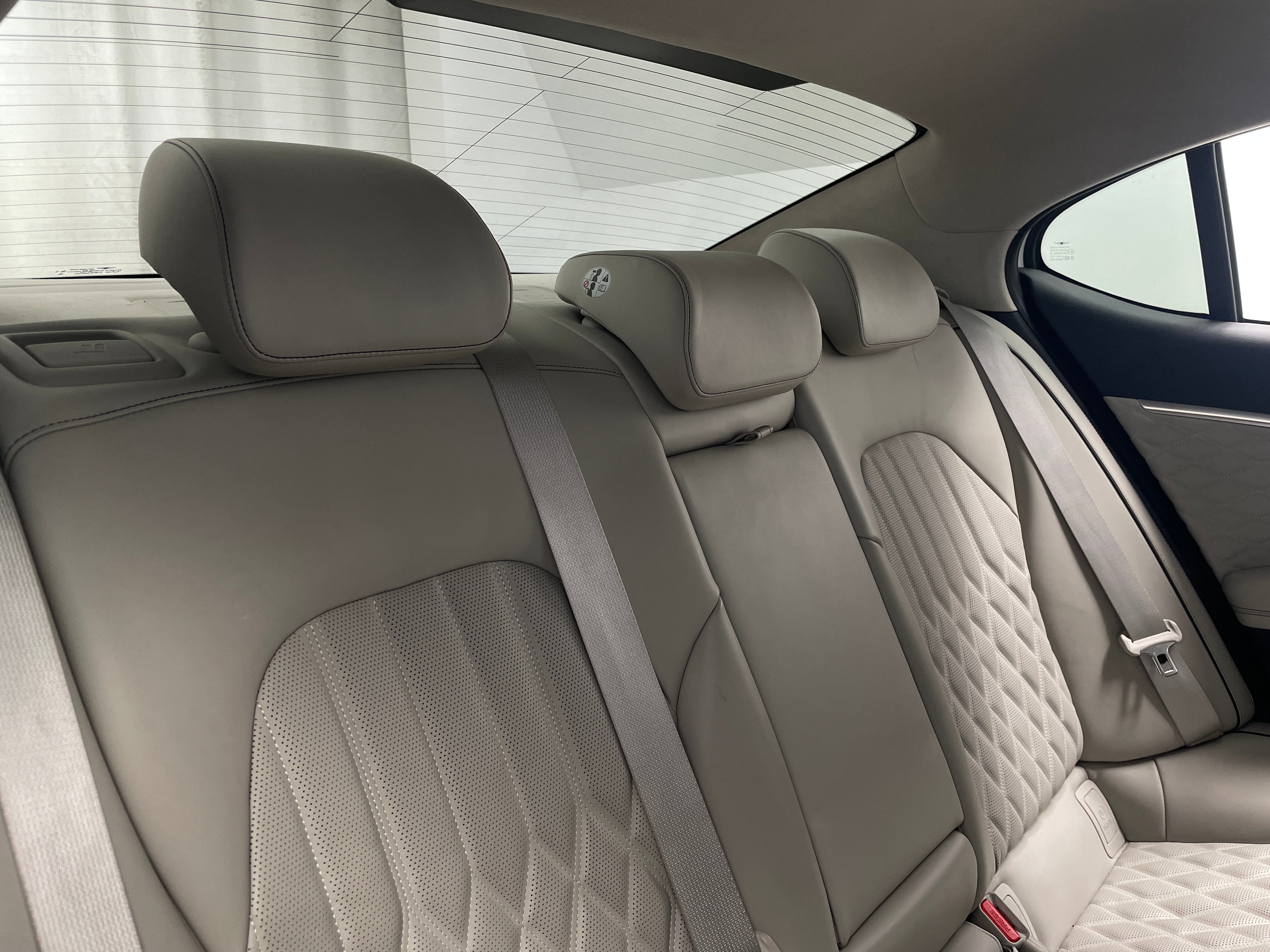 2020 Genesis G70 2.0T 5