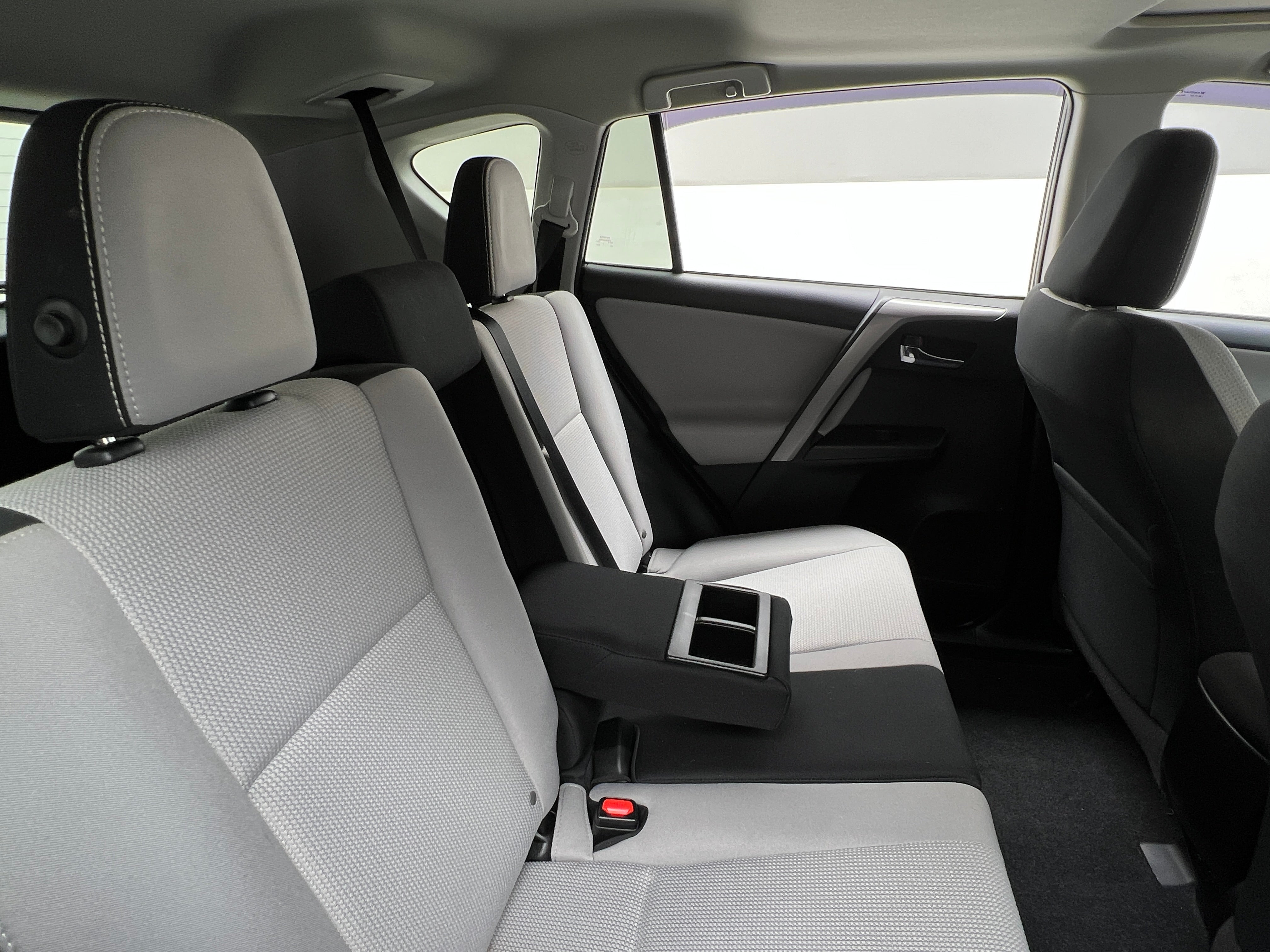 2018 Toyota RAV4 XLE 6