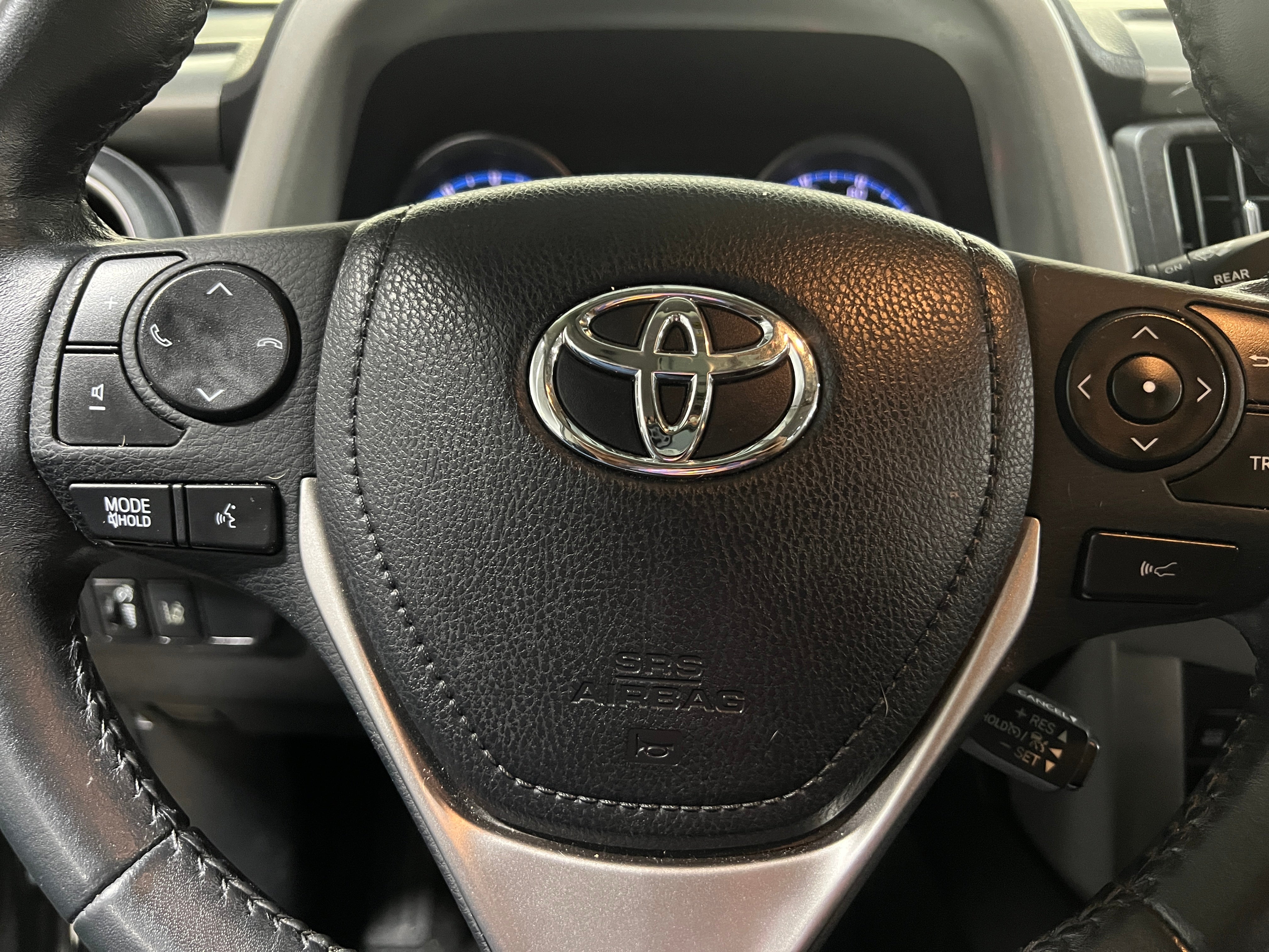 2018 Toyota RAV4 XLE 5