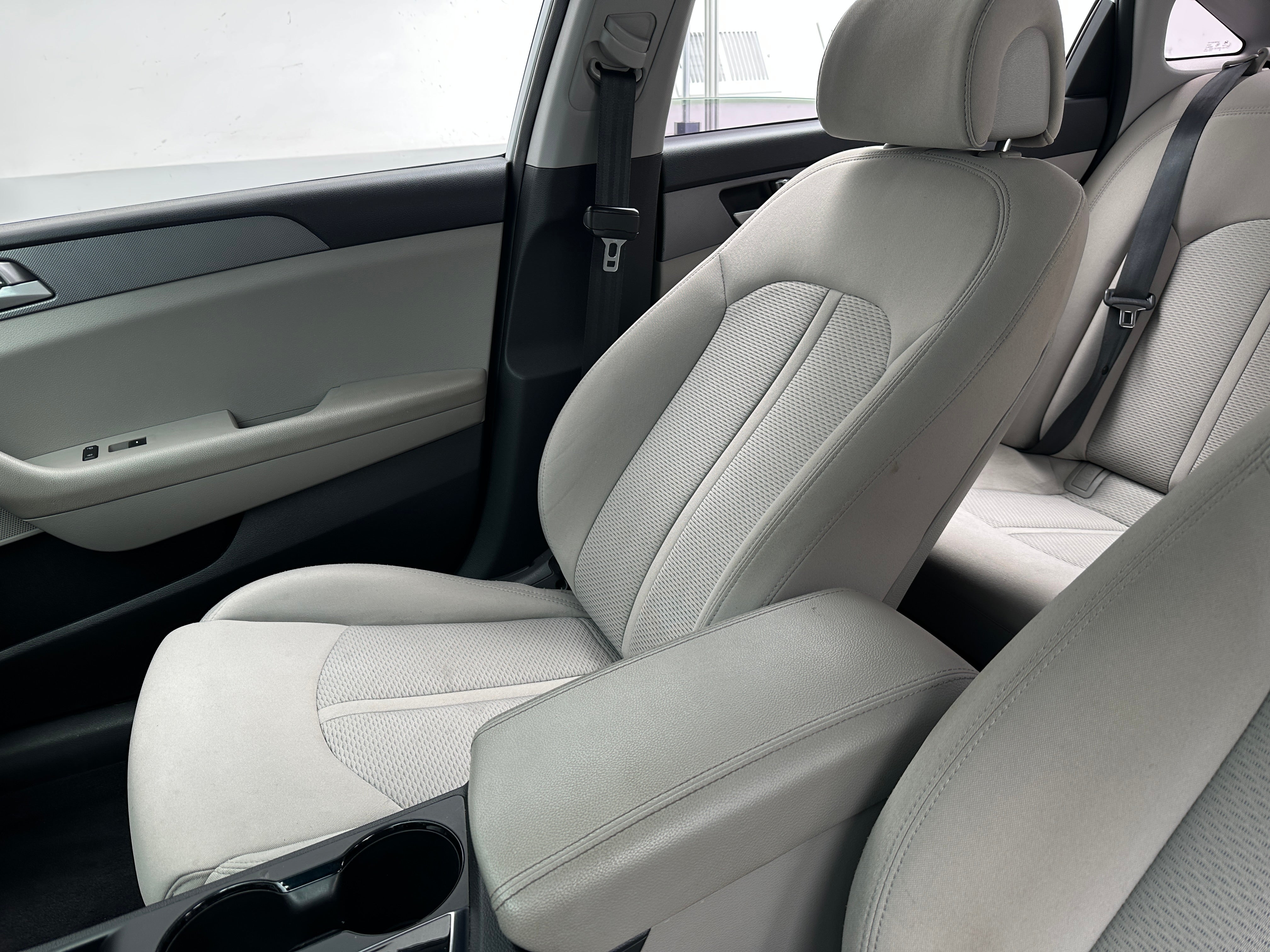 2017 Hyundai Sonata SE 2