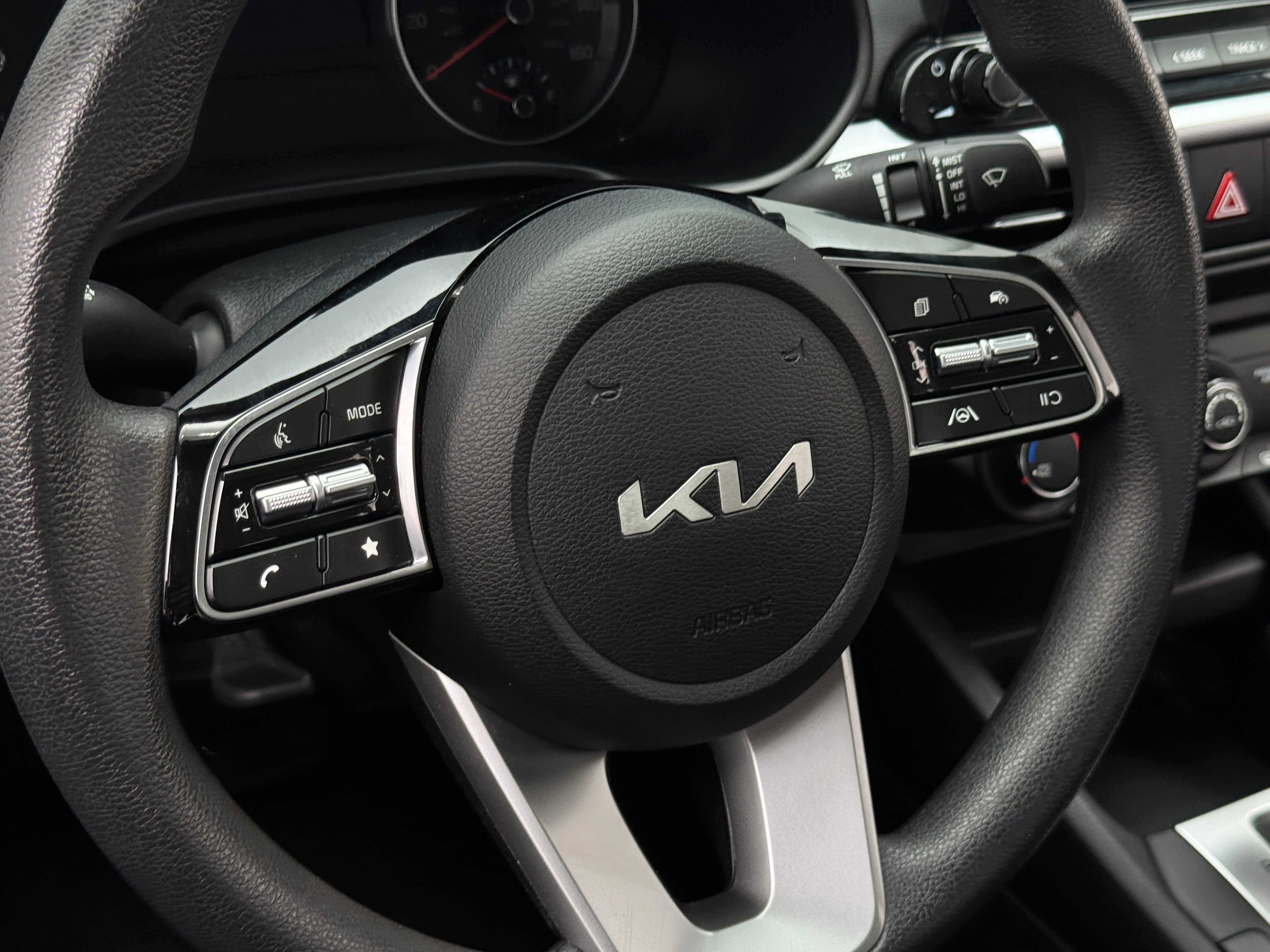 2024 Kia Forte LXS 5