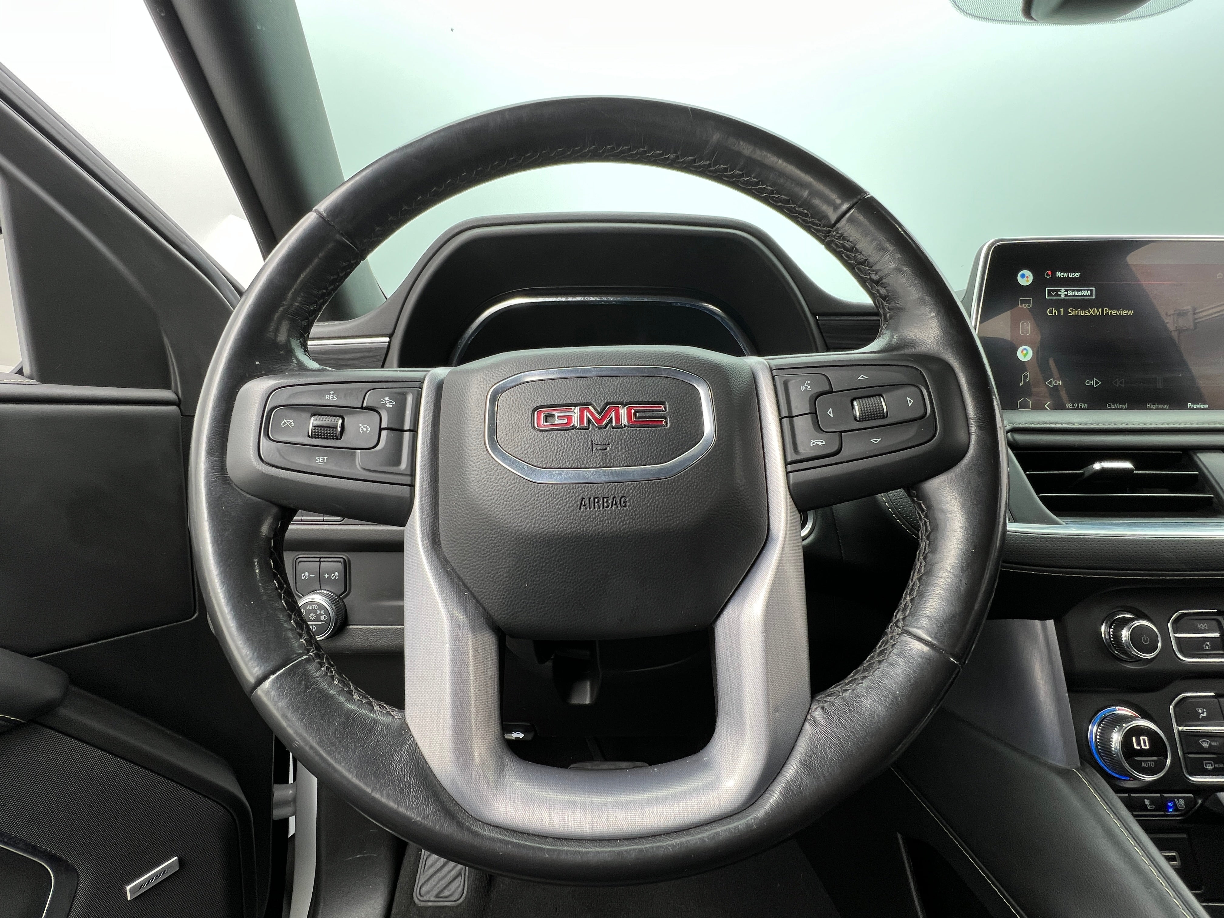 2022 GMC Yukon SLT 4