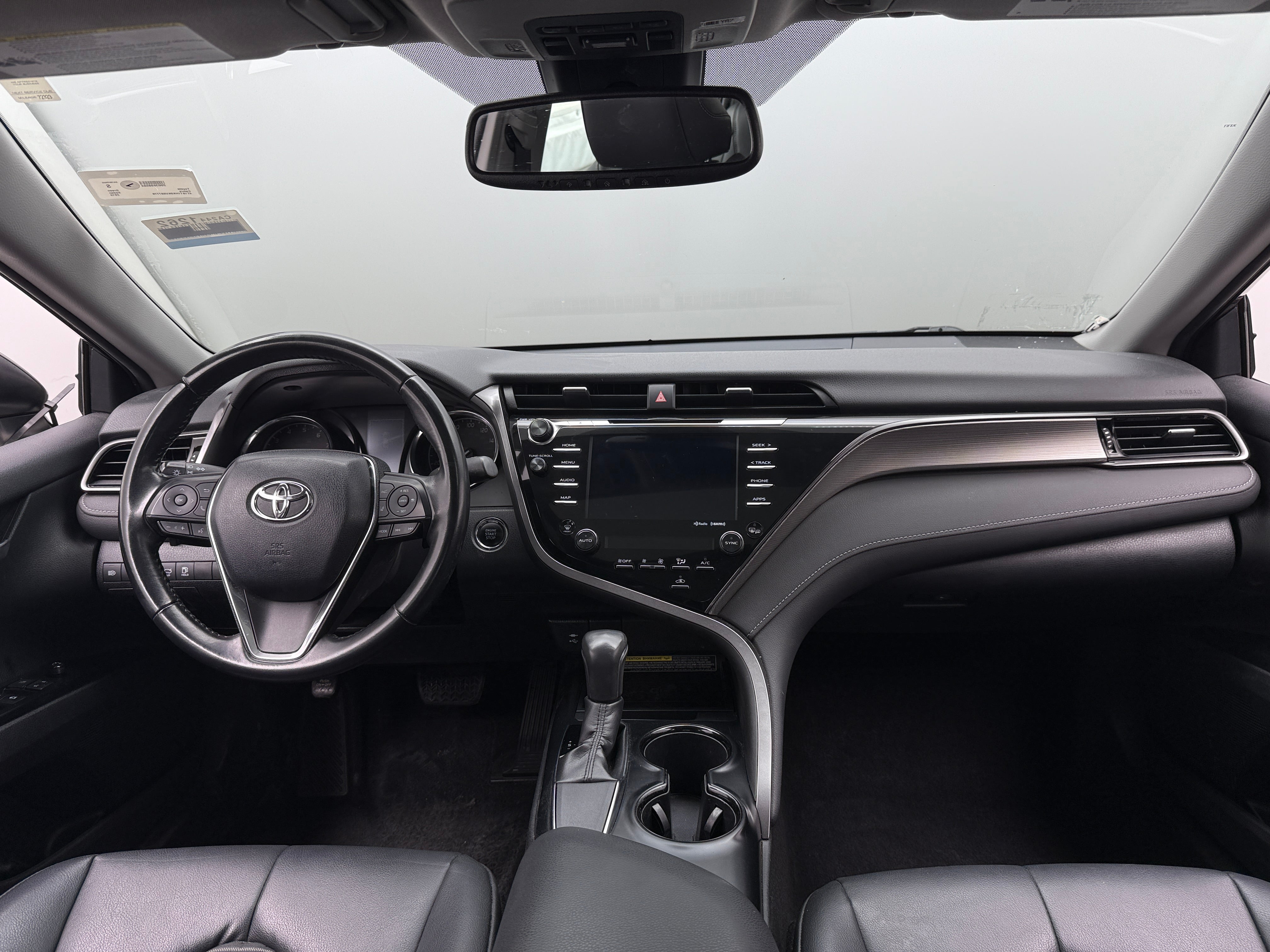 2019 Toyota Camry SE 2