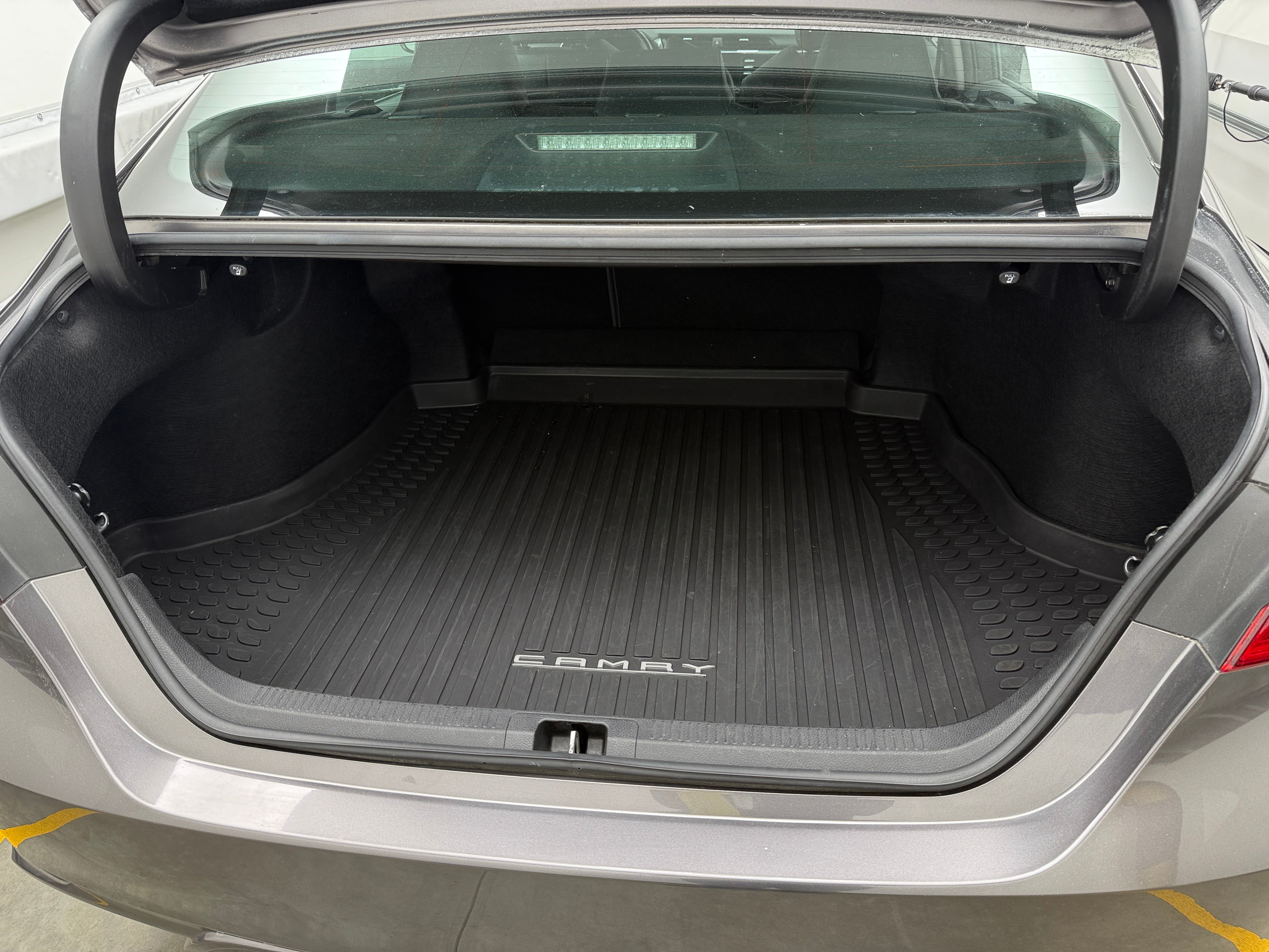 2019 Toyota Camry SE 6