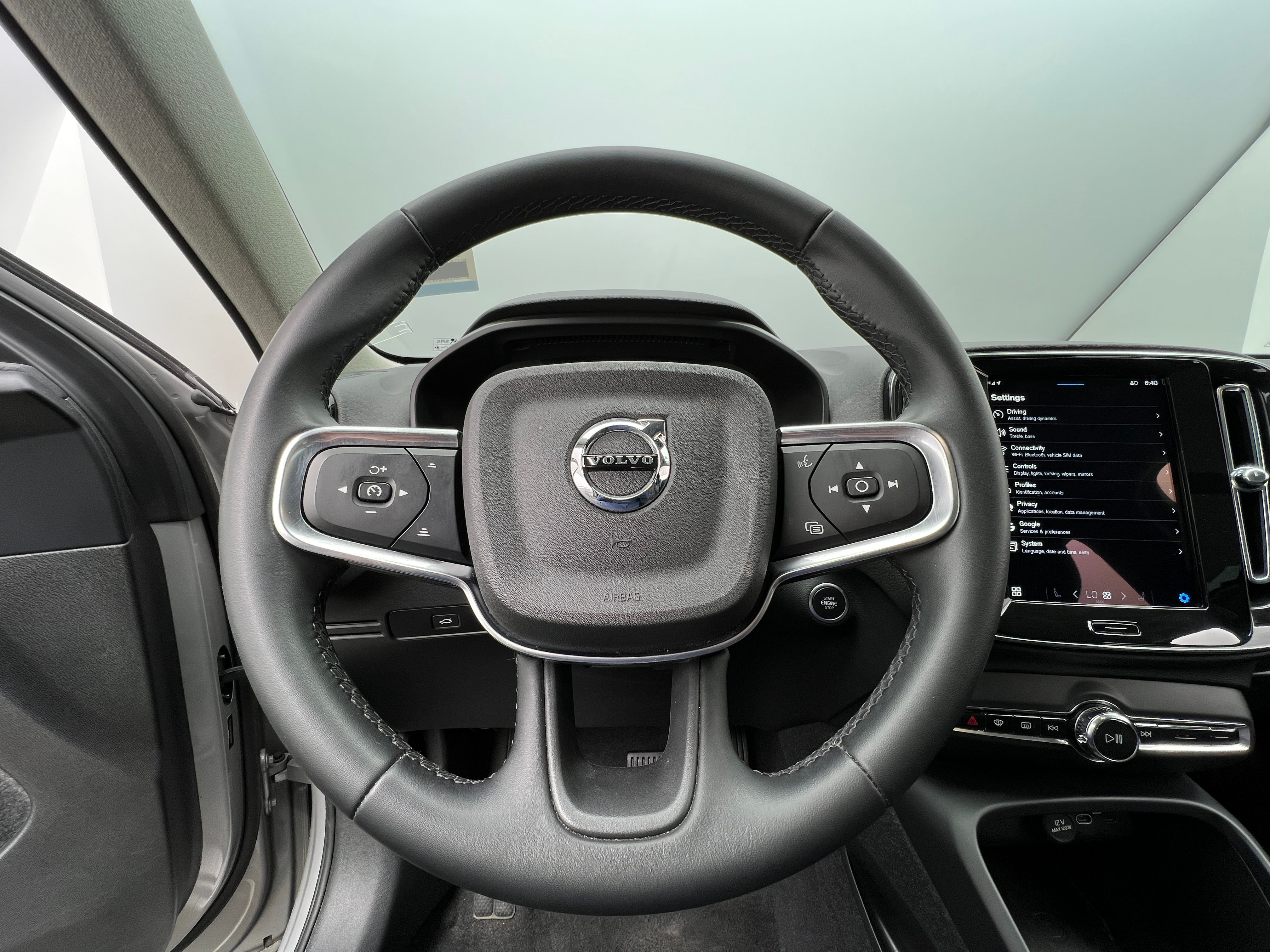 2024 Volvo XC40 B5 Core 5