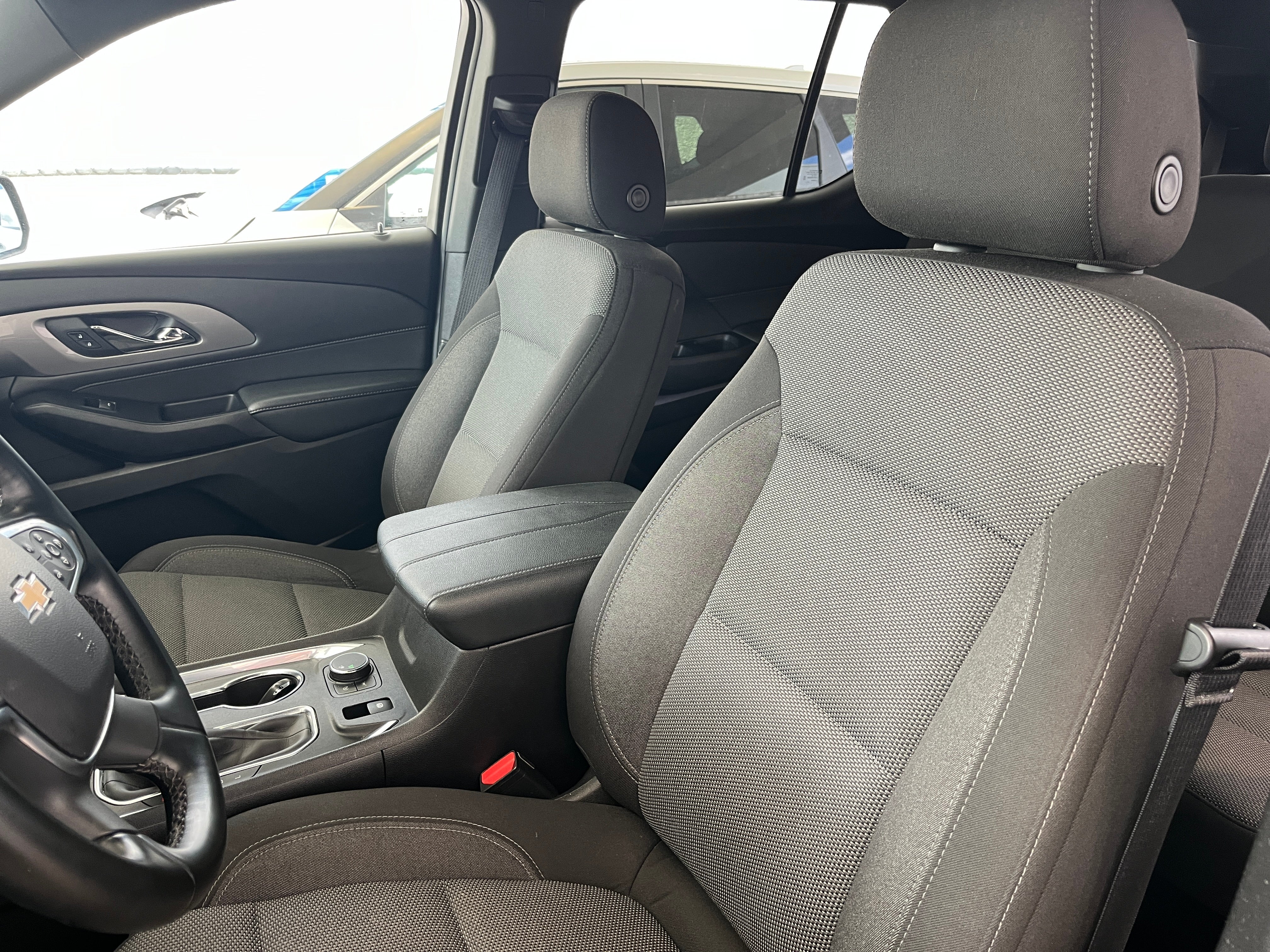 2023 Chevrolet Traverse LT 2