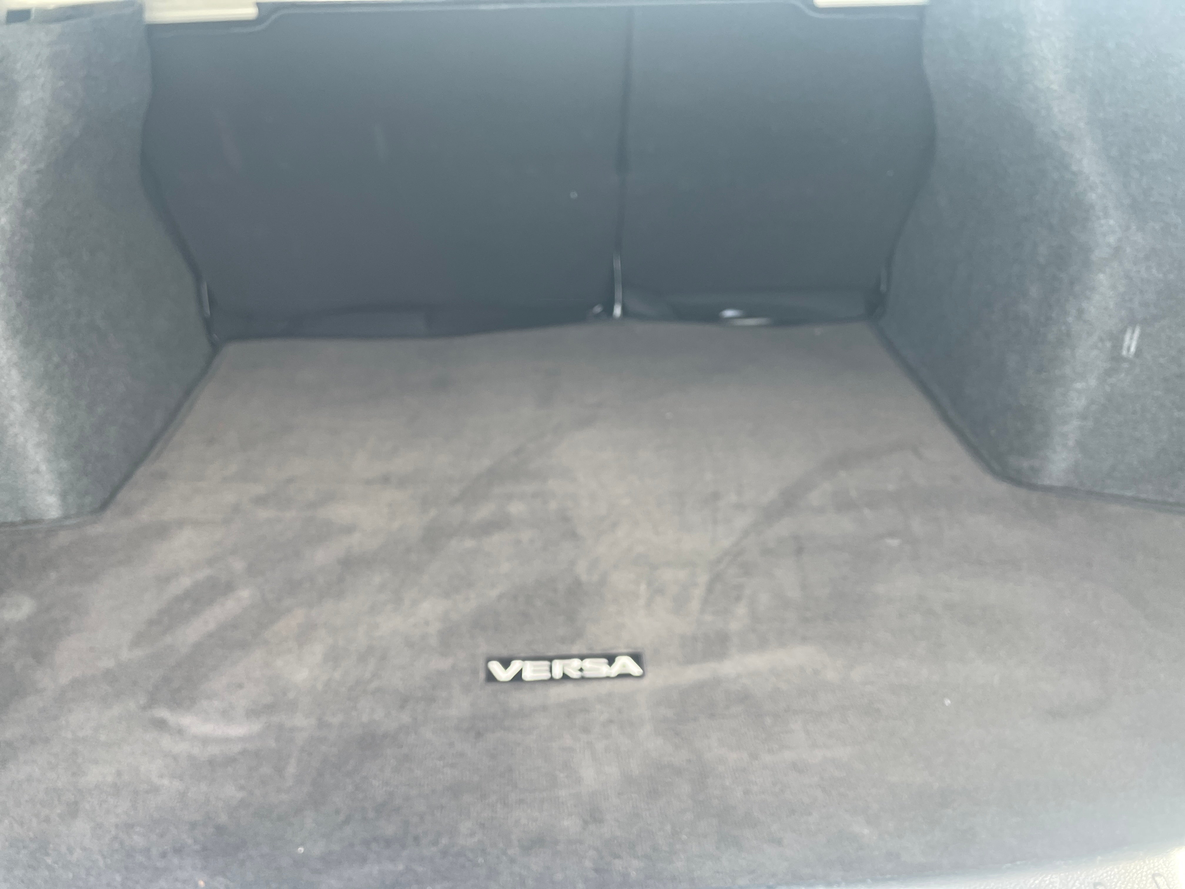 2023 Nissan Versa SV 6