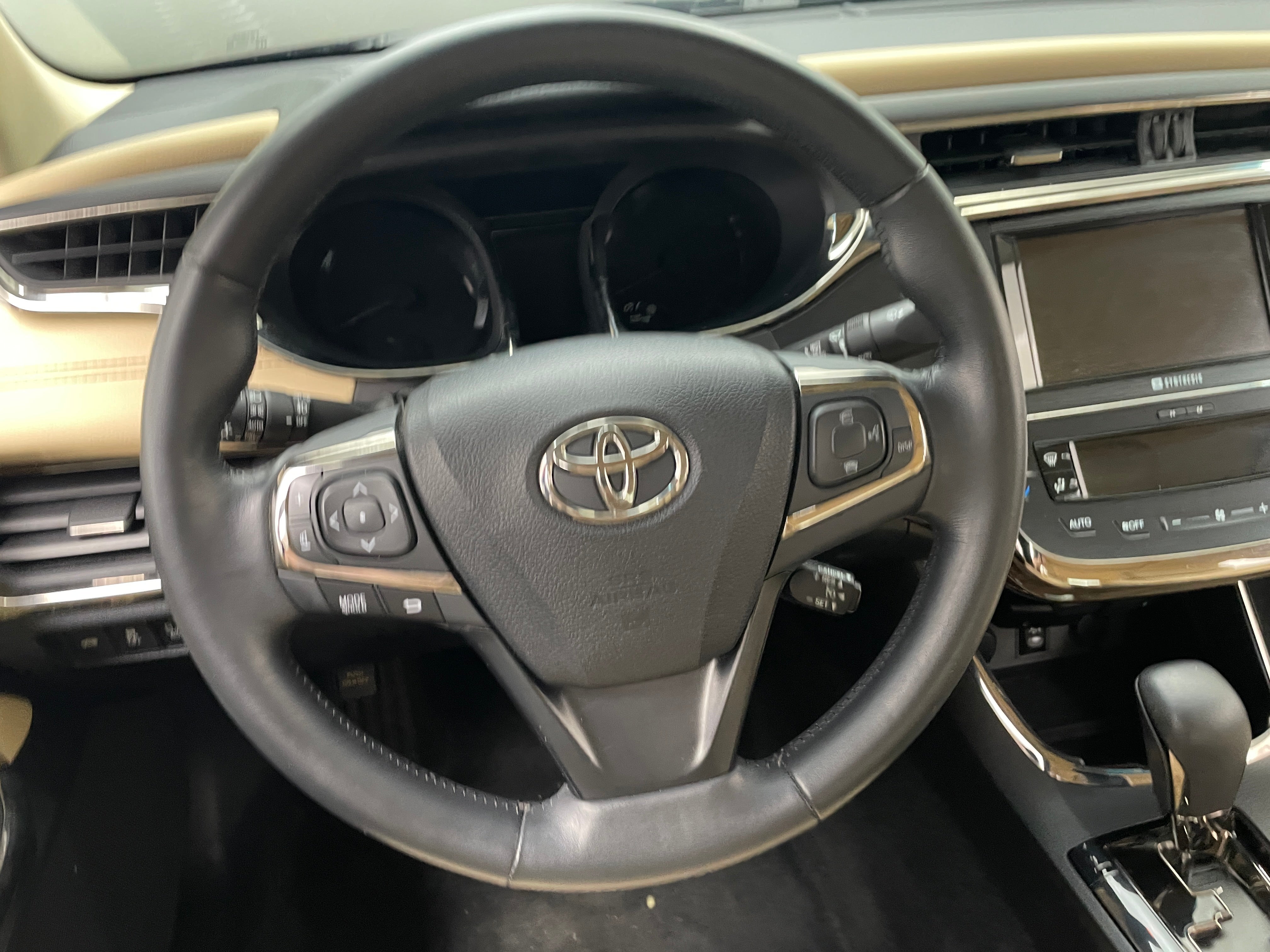 2013 Toyota Avalon Limited 4