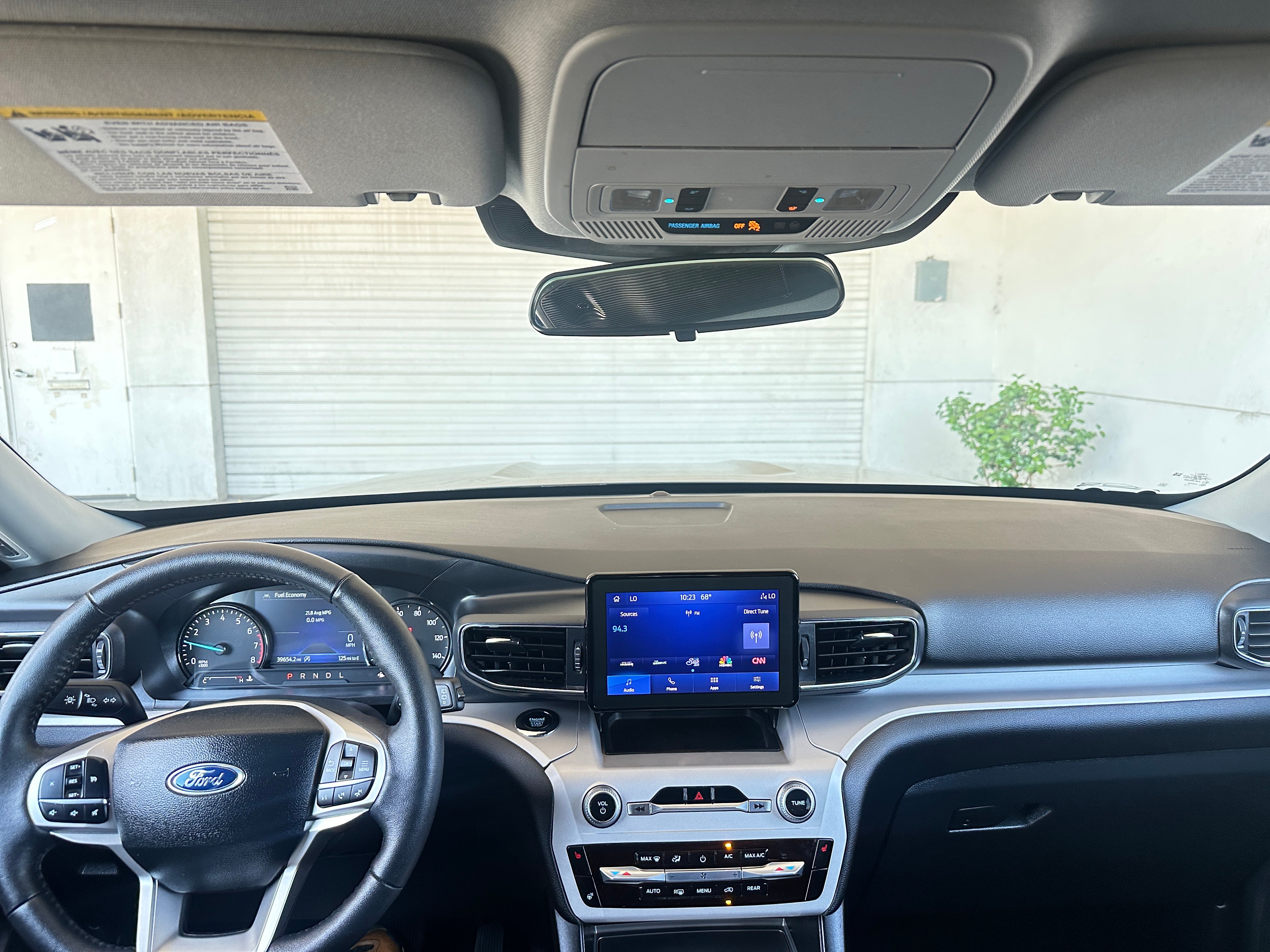 2024 Ford Explorer XLT 2