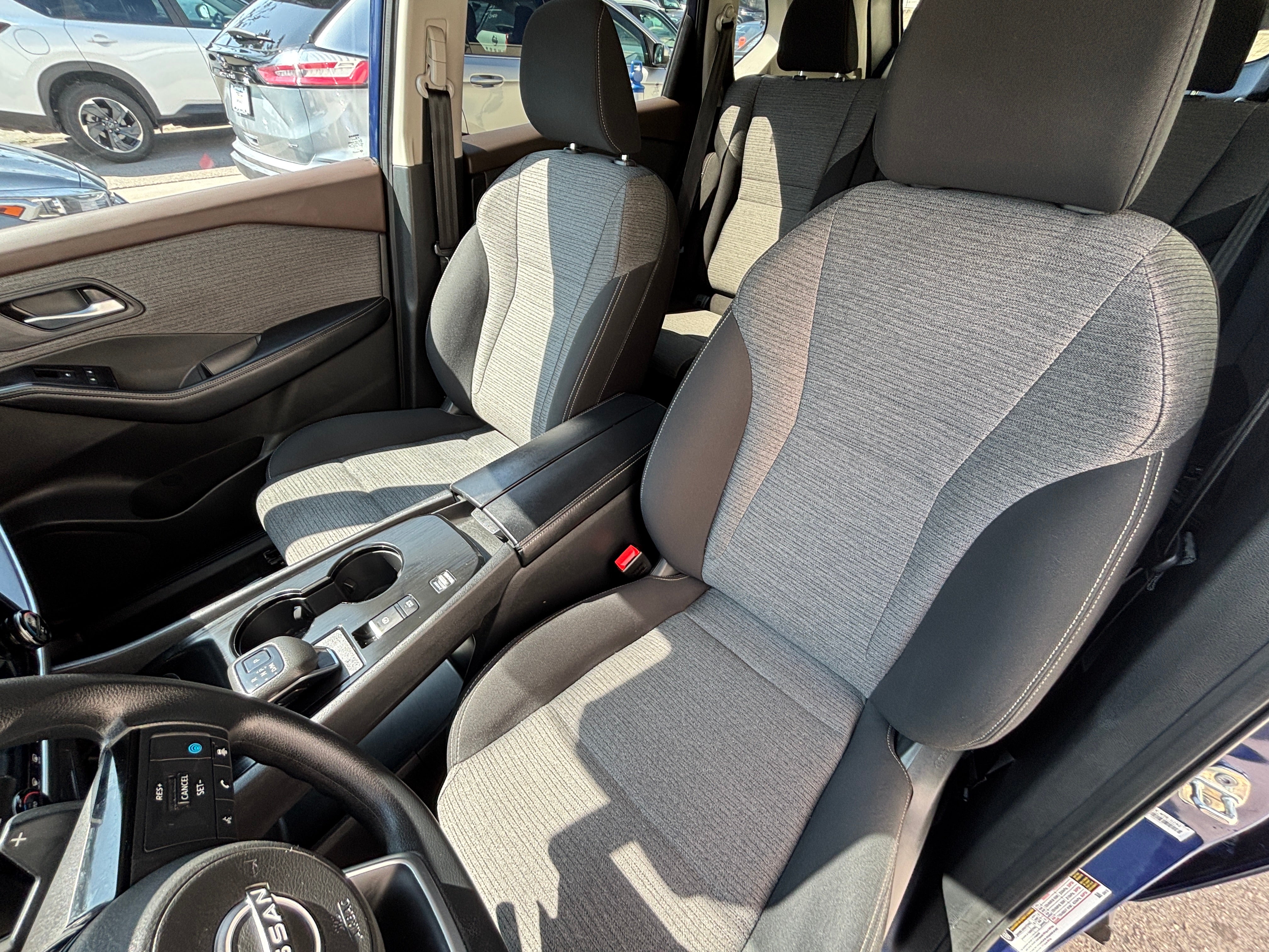 2023 Nissan Rogue SV 2