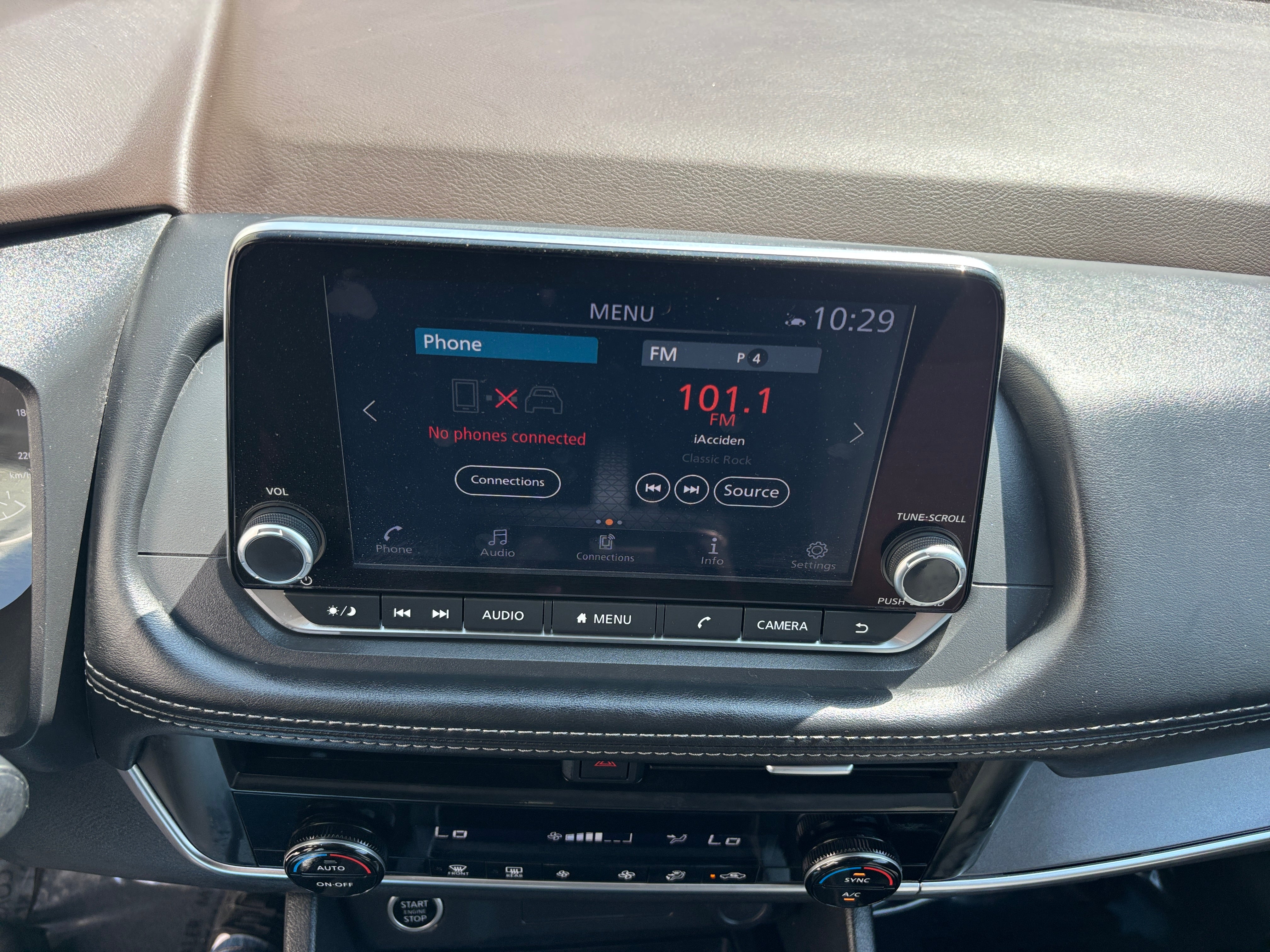 2023 Nissan Rogue SV 4