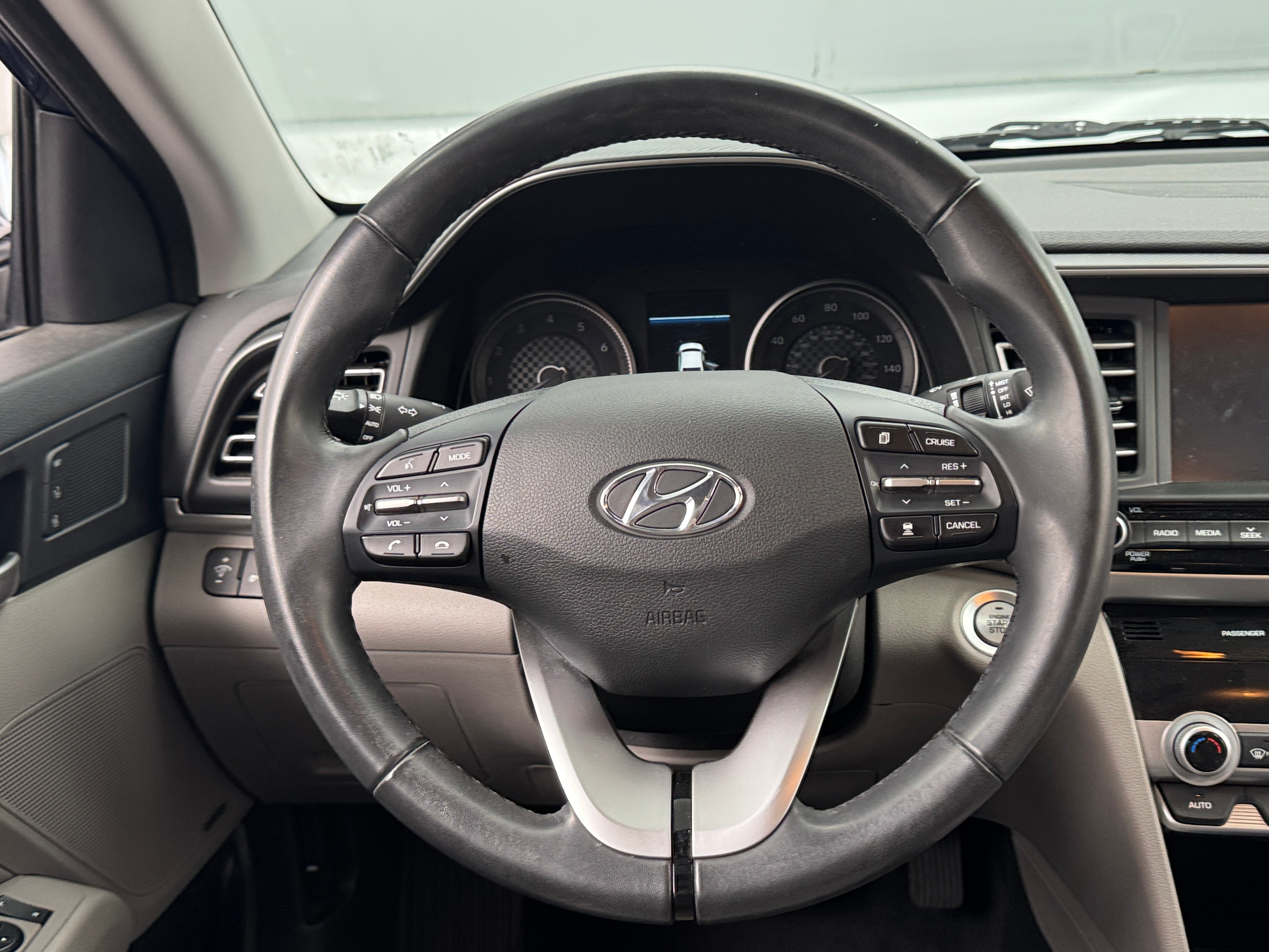 2020 Hyundai Elantra Limited Edition 4