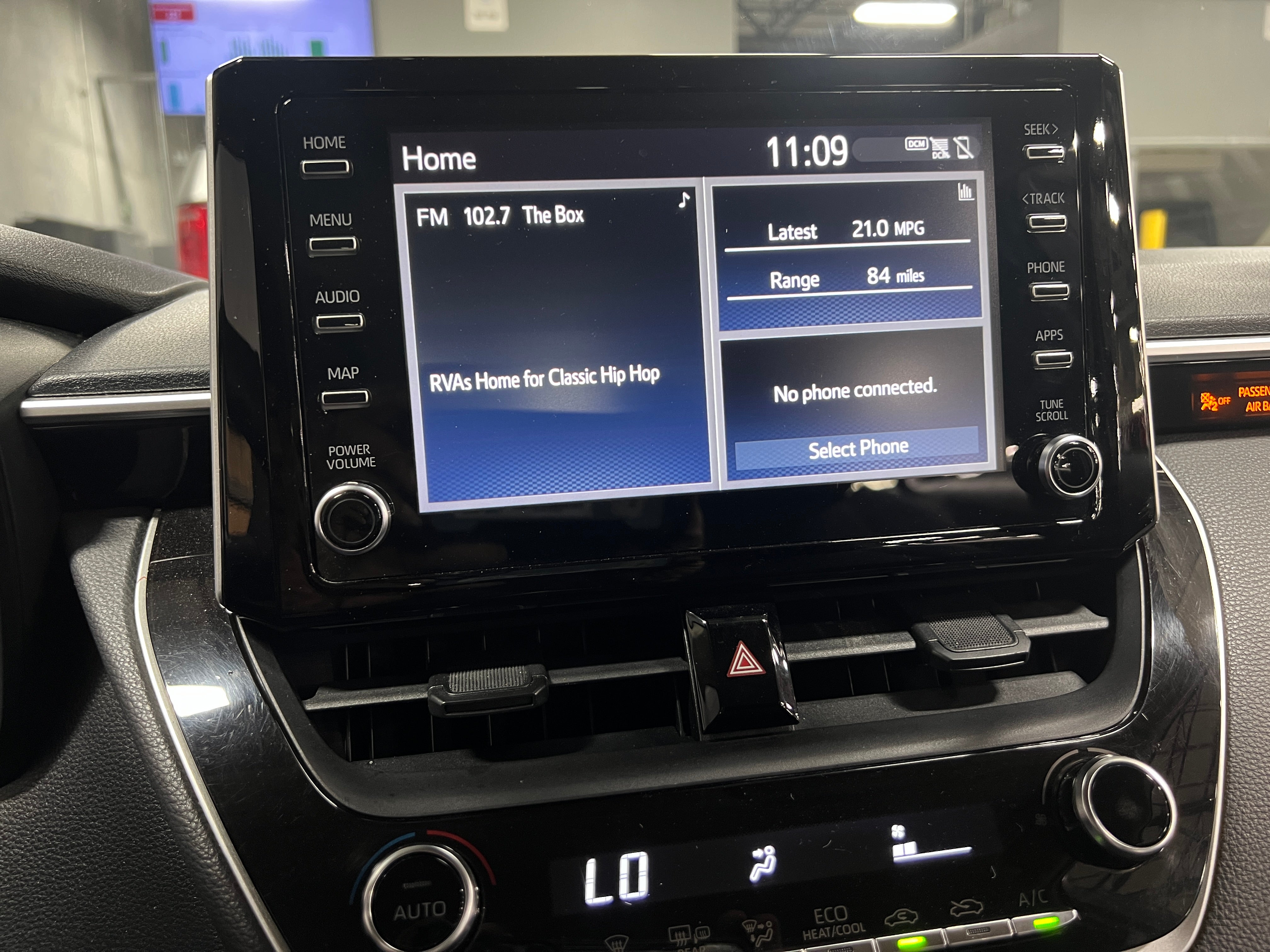 2020 Toyota Corolla LE 4