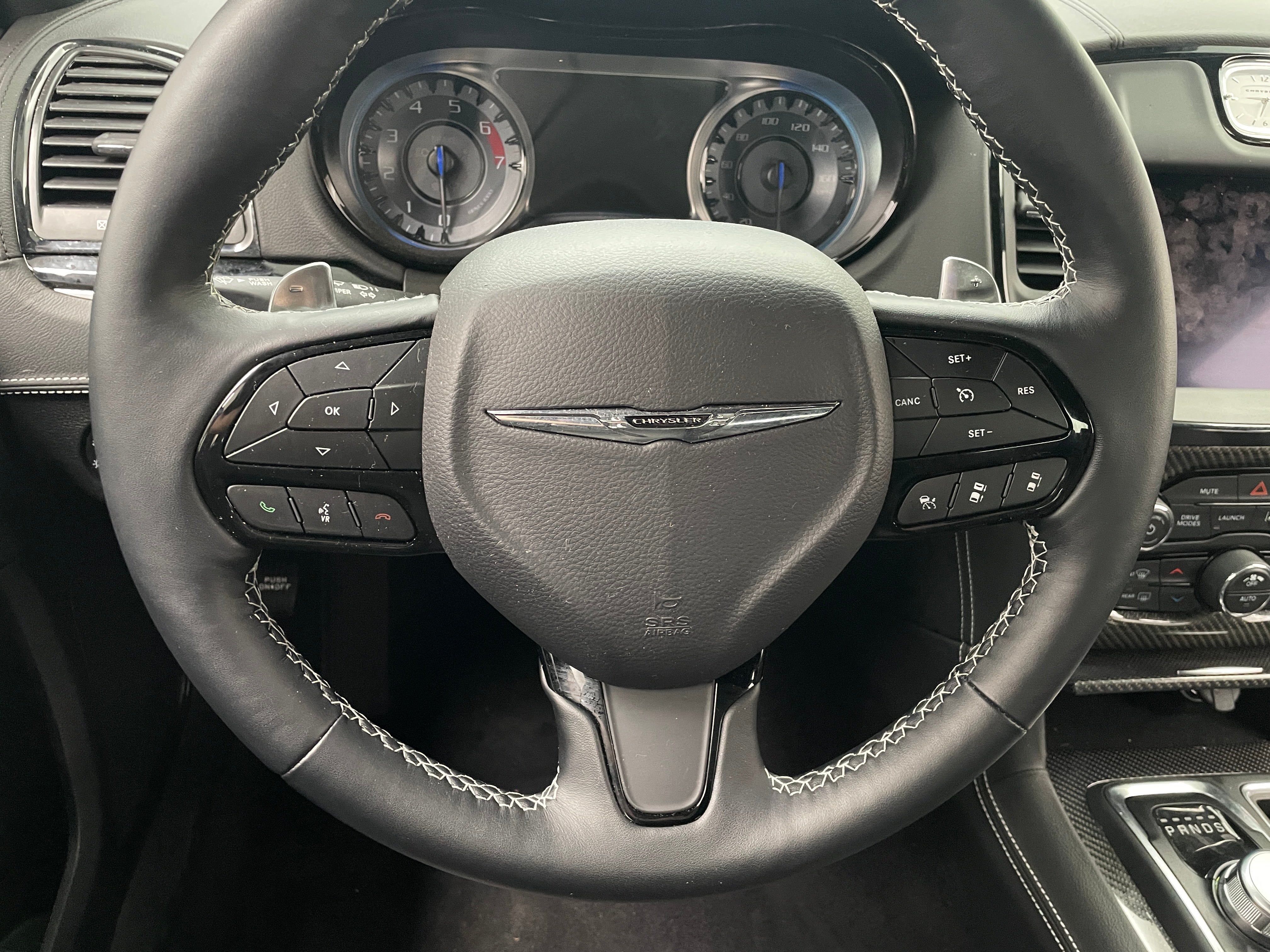 2023 Chrysler 300 C 4