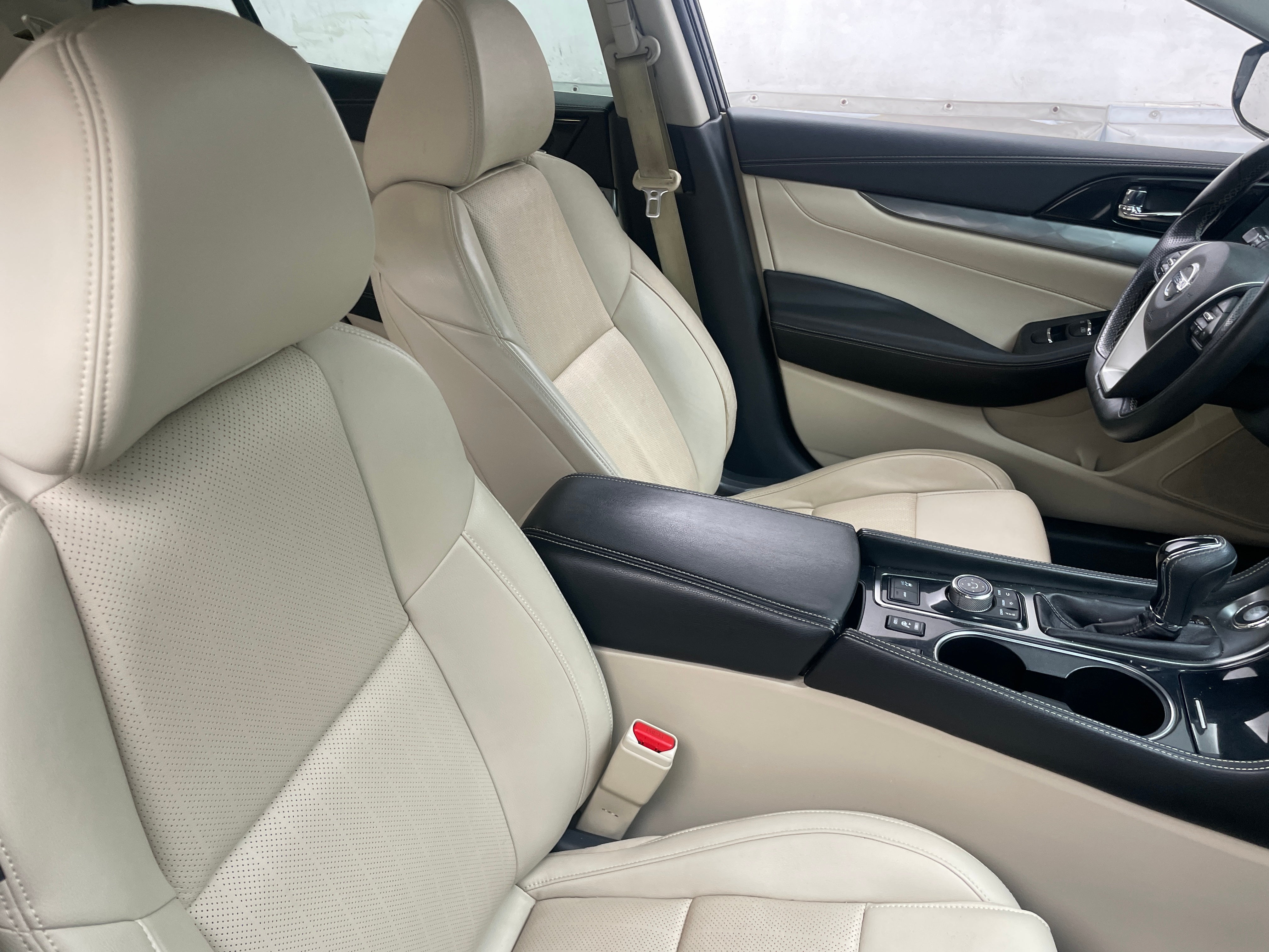 2019 Nissan Maxima SV 2