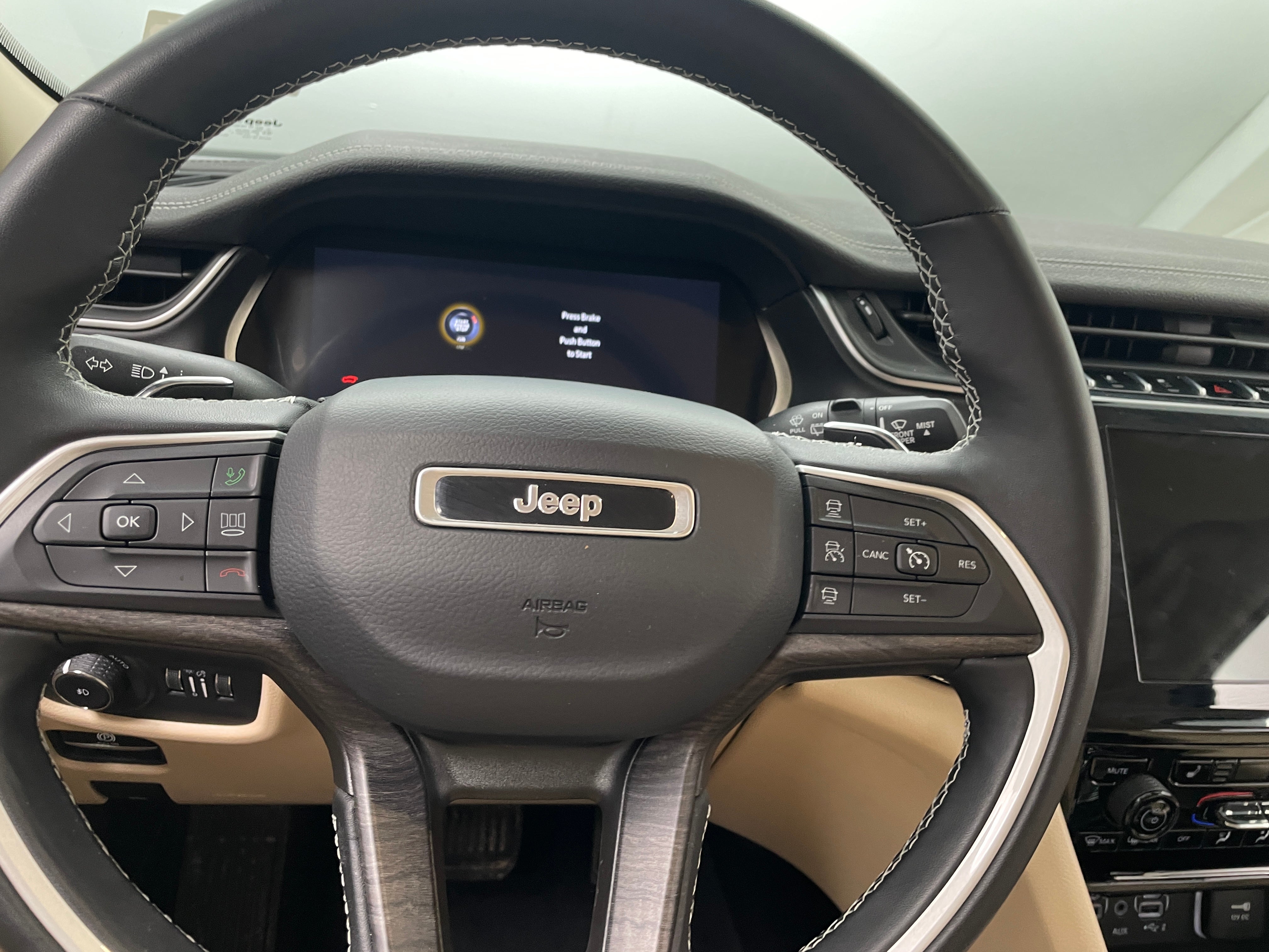 2022 Jeep Grand Cherokee Limited Edition 4