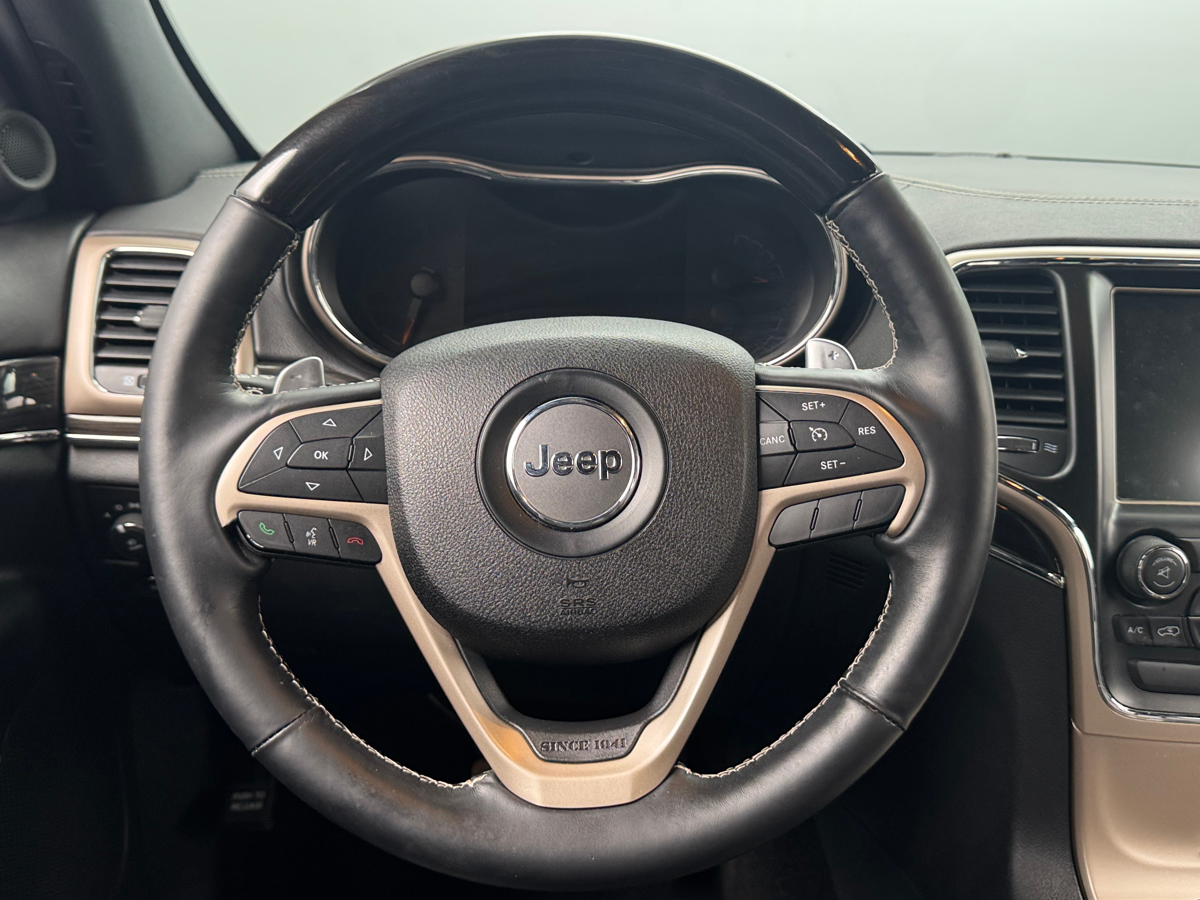 2015 Jeep Grand Cherokee Overland 4