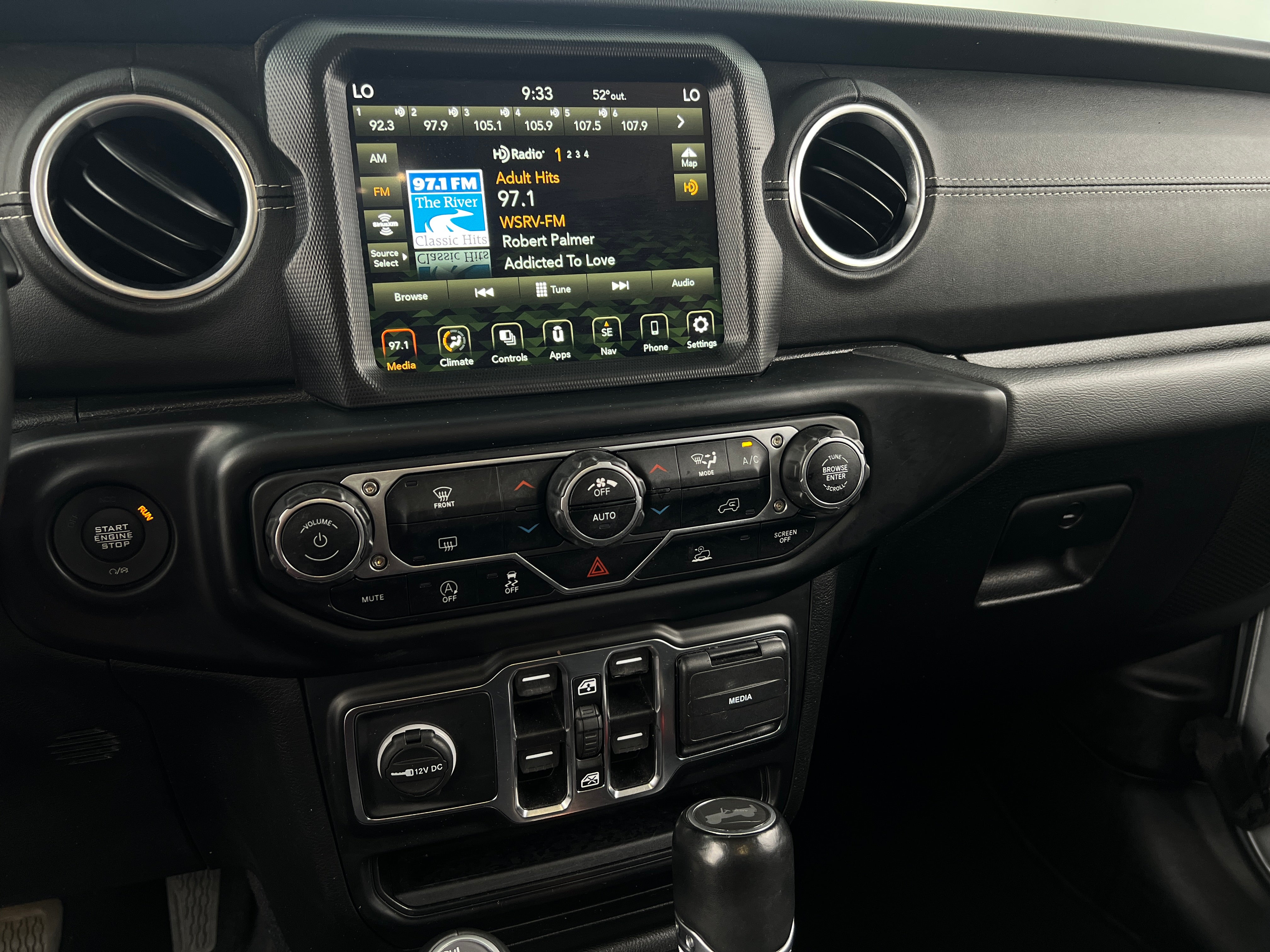 2022 Jeep Wrangler Unlimited Sahara 3