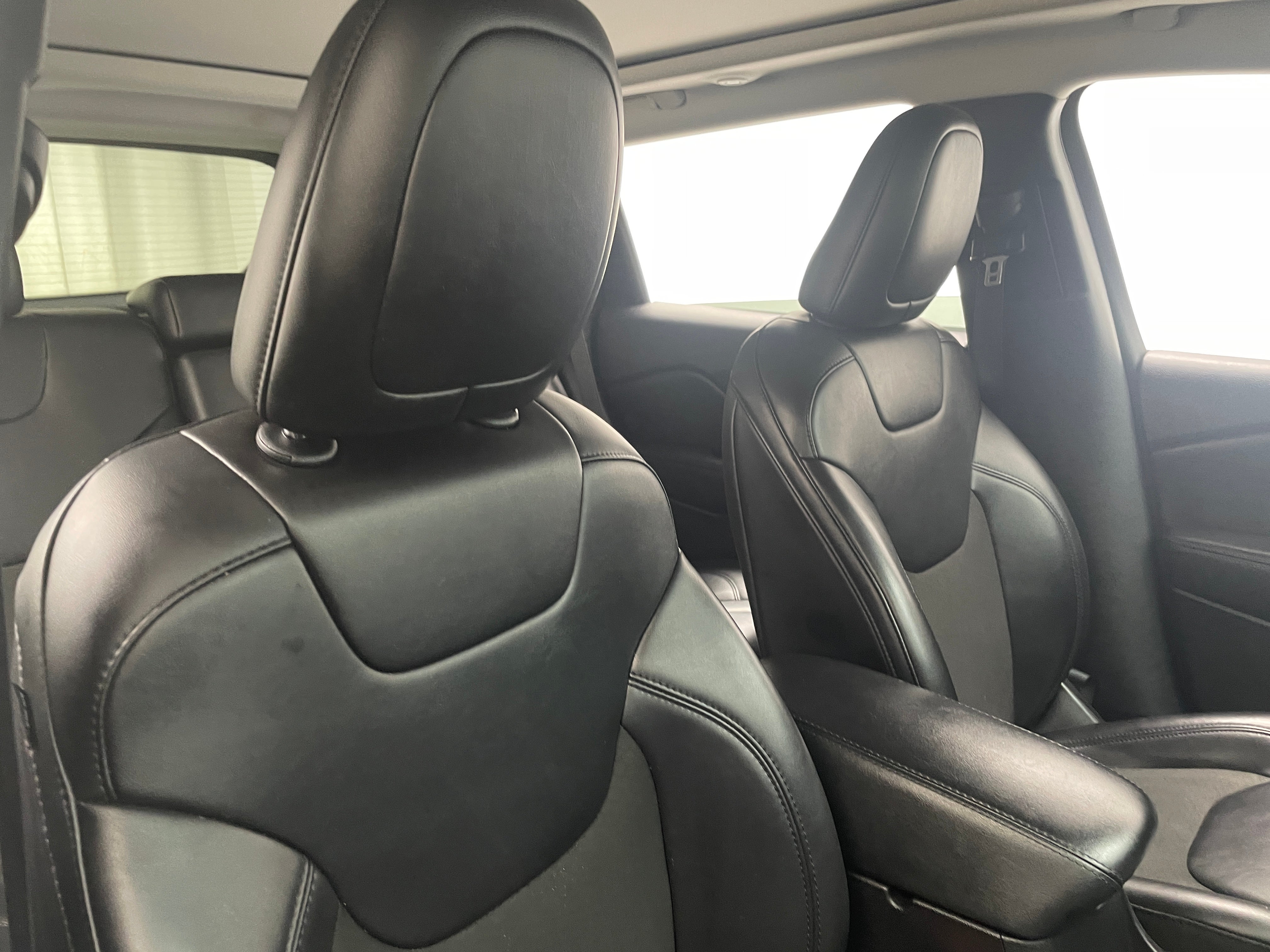 2020 Jeep Cherokee Altitude 2